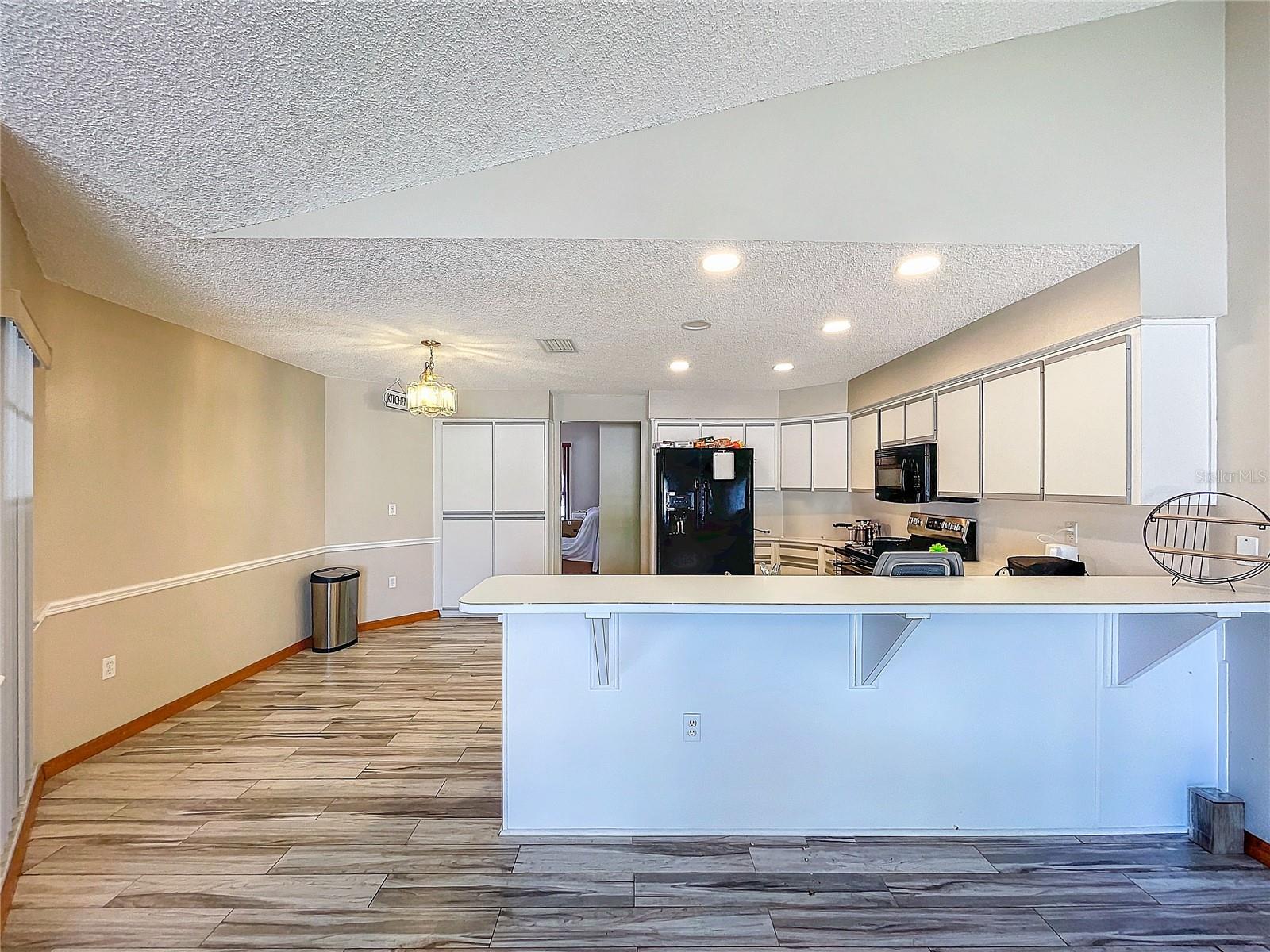 Image 4 of 79 For 8127 Tarsier Avenue