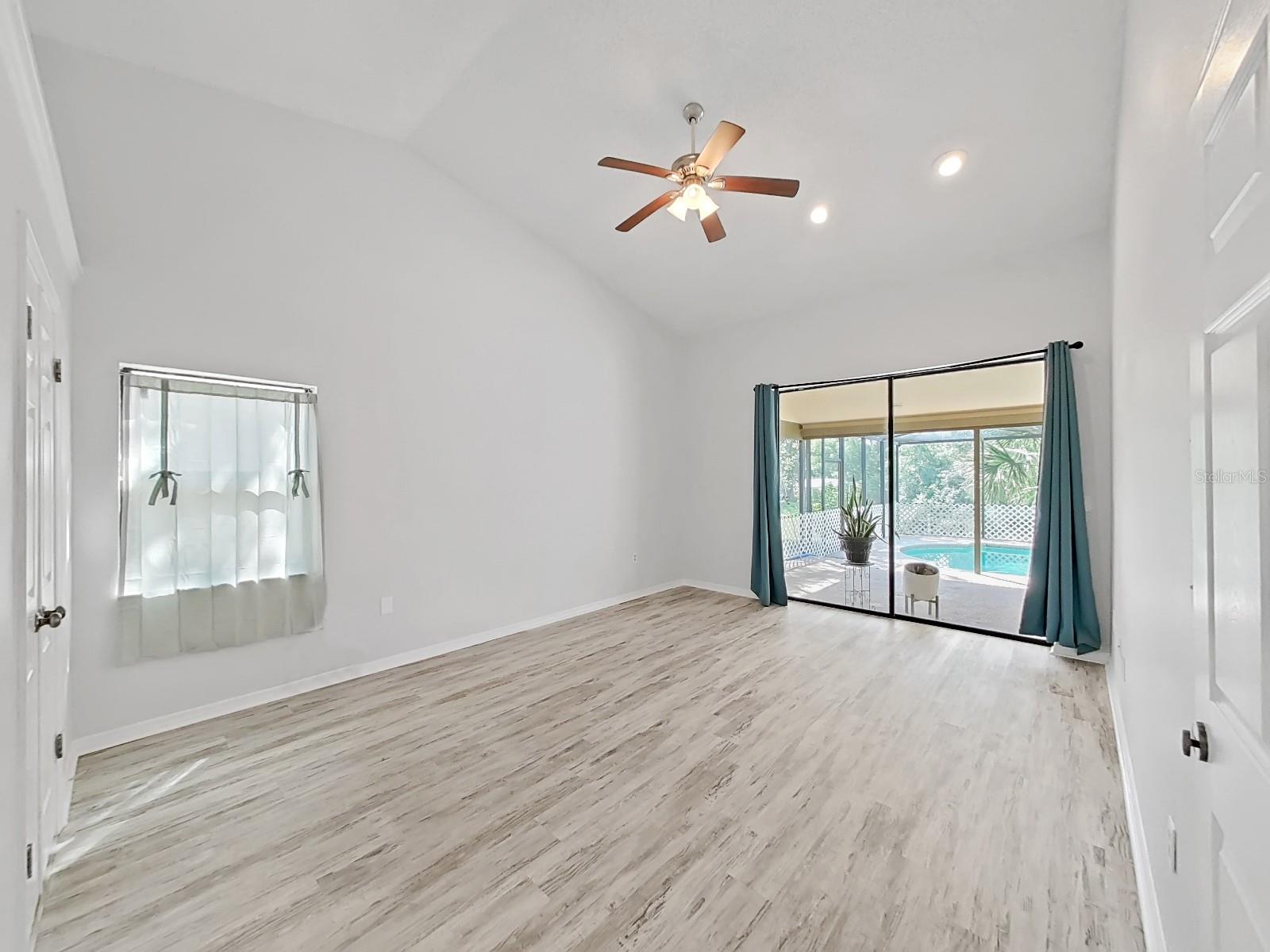 Image 23 of 45 For 8124 Golf Club Court