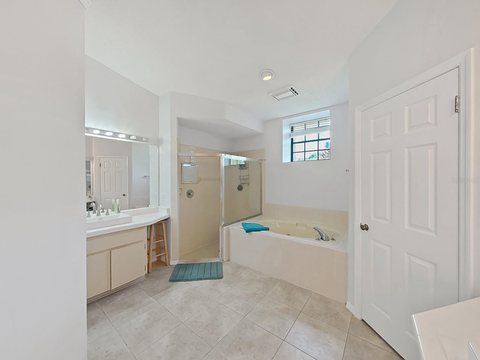 Image 27 of 45 For 8124 Golf Club Court