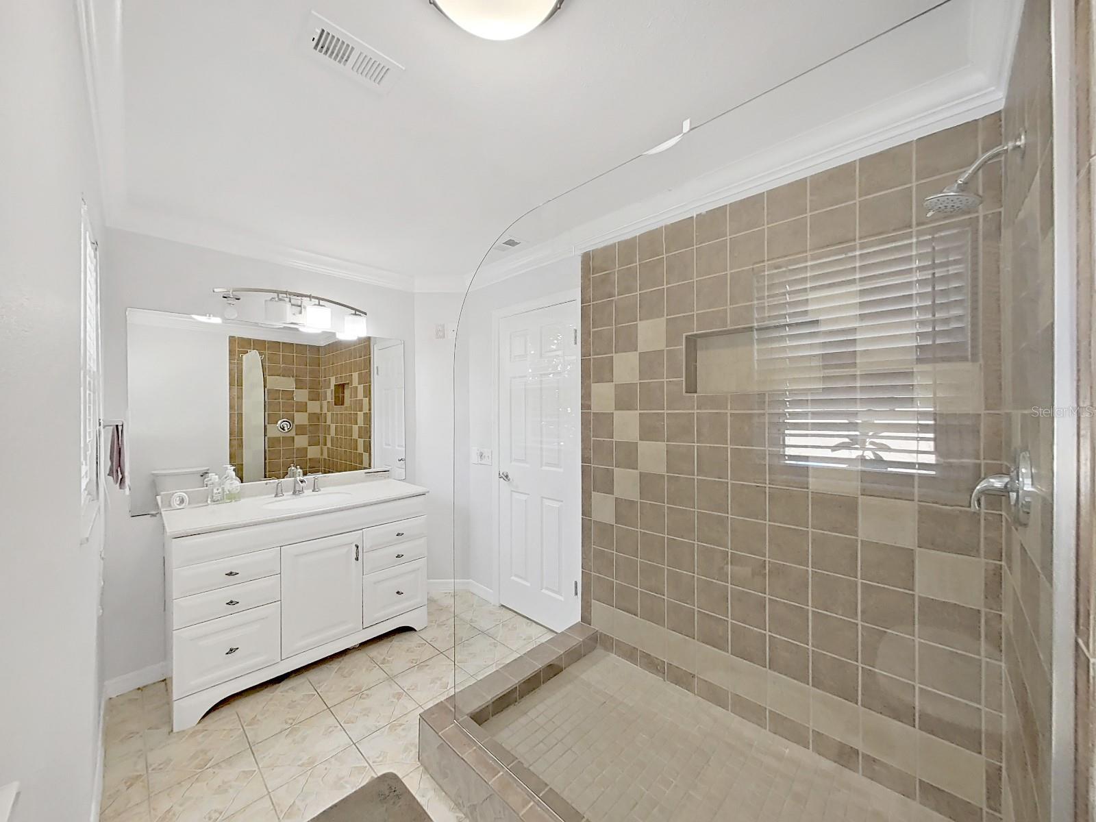 Image 35 of 45 For 8124 Golf Club Court