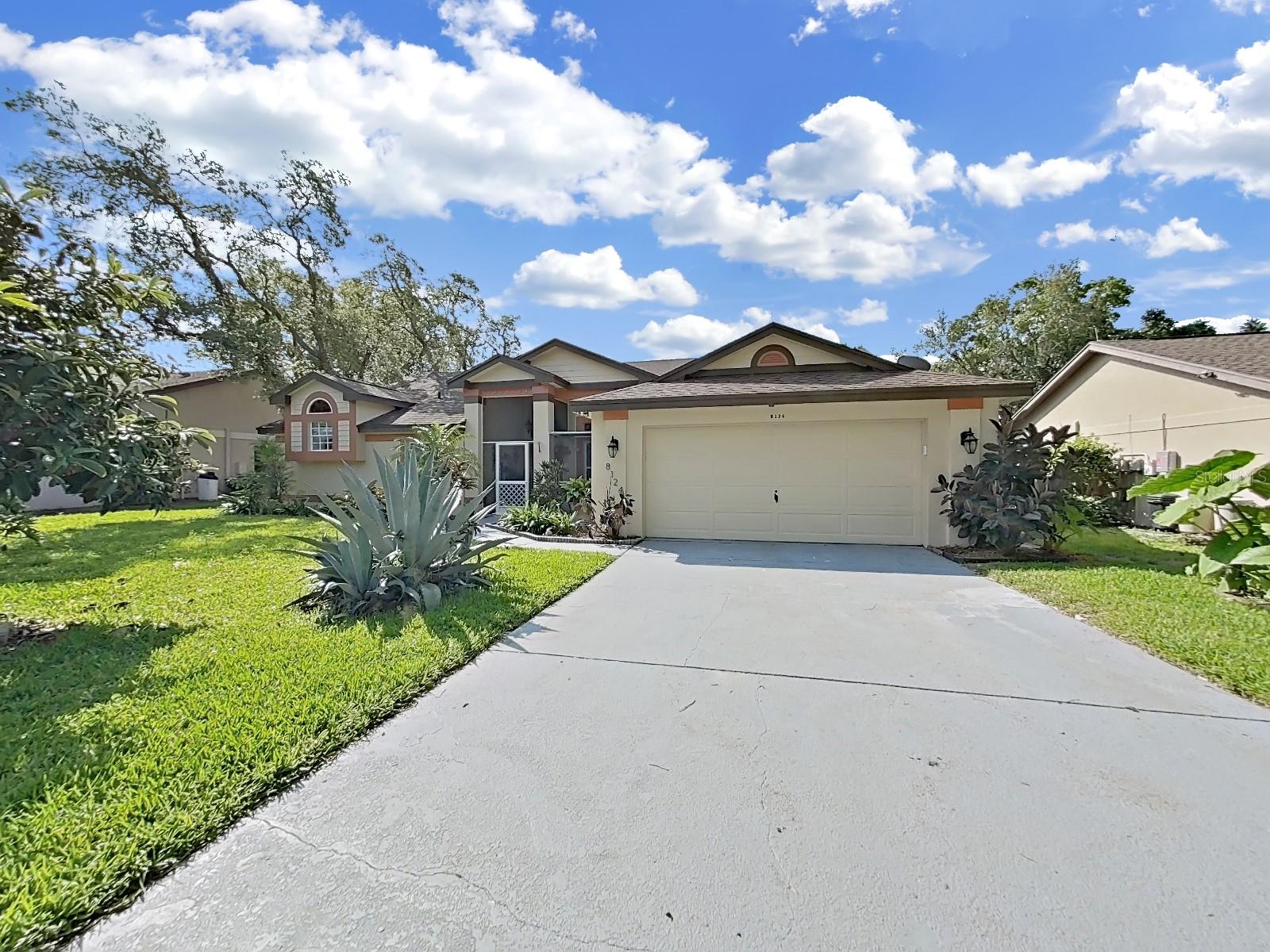 Image 7 of 45 For 8124 Golf Club Court