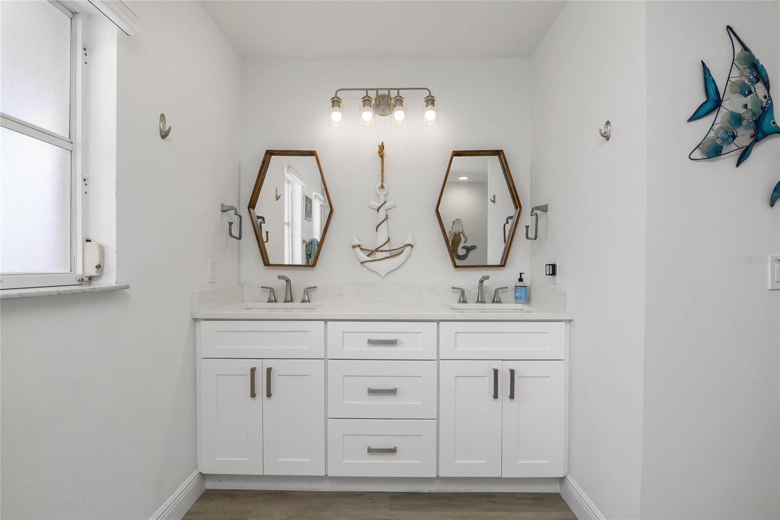 Image 31 of 59 For 1109 44th Street