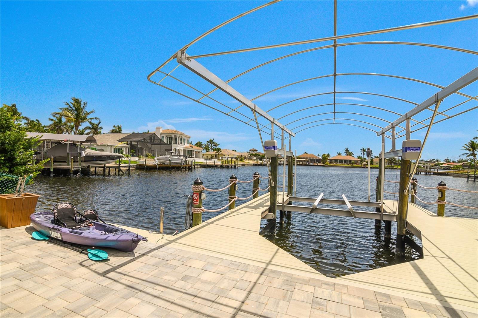 Image 26 of 55 For 2602 Cape Coral Parkway W