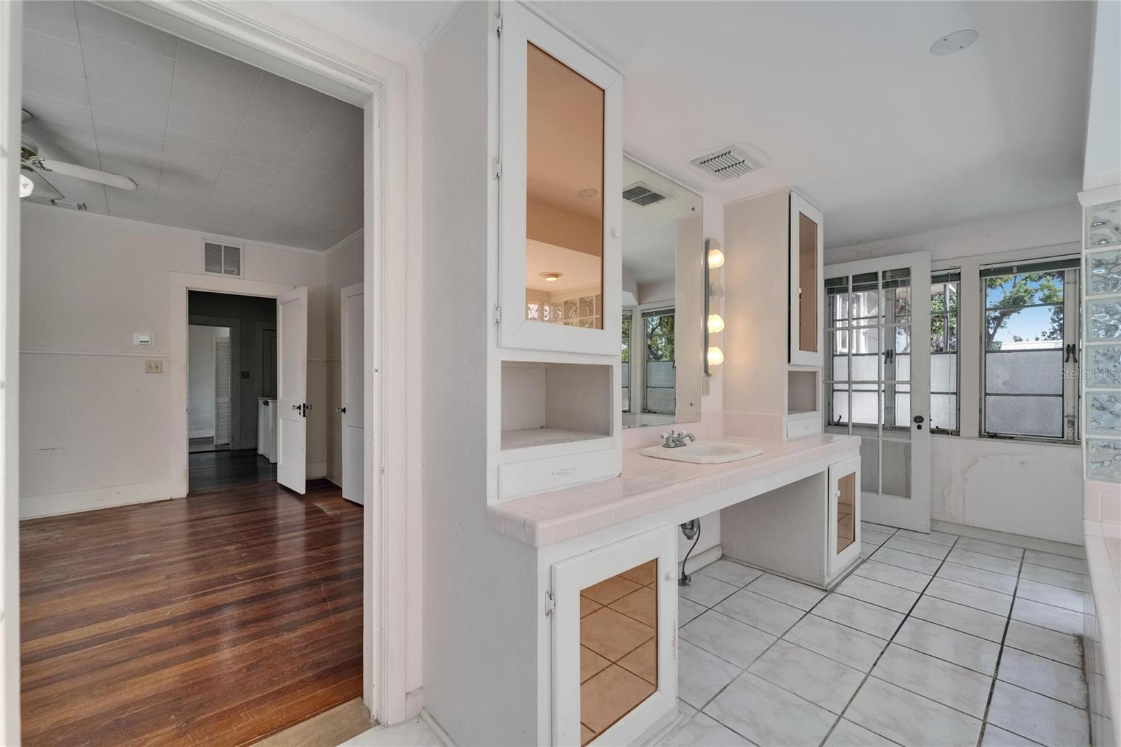 Image 31 of 55 For 5603 Palmetto Road