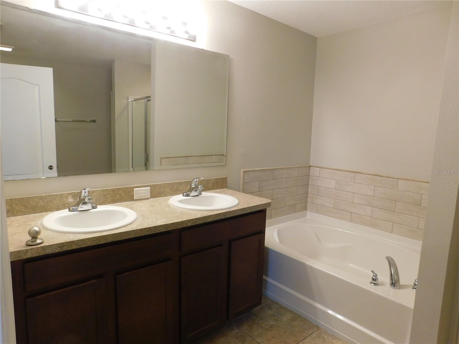 Image 17 of 26 For 6954 Glenbrook Drive