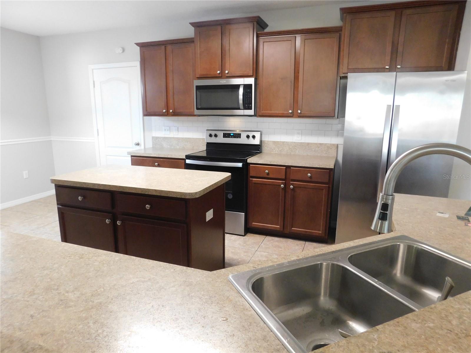 Image 2 of 26 For 6954 Glenbrook Drive