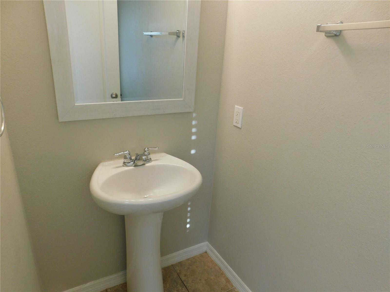 Image 21 of 26 For 6954 Glenbrook Drive