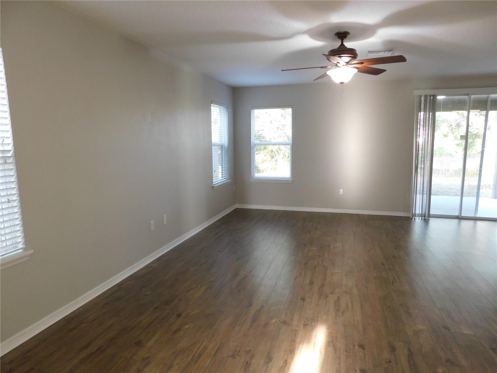 Image 6 of 26 For 6954 Glenbrook Drive