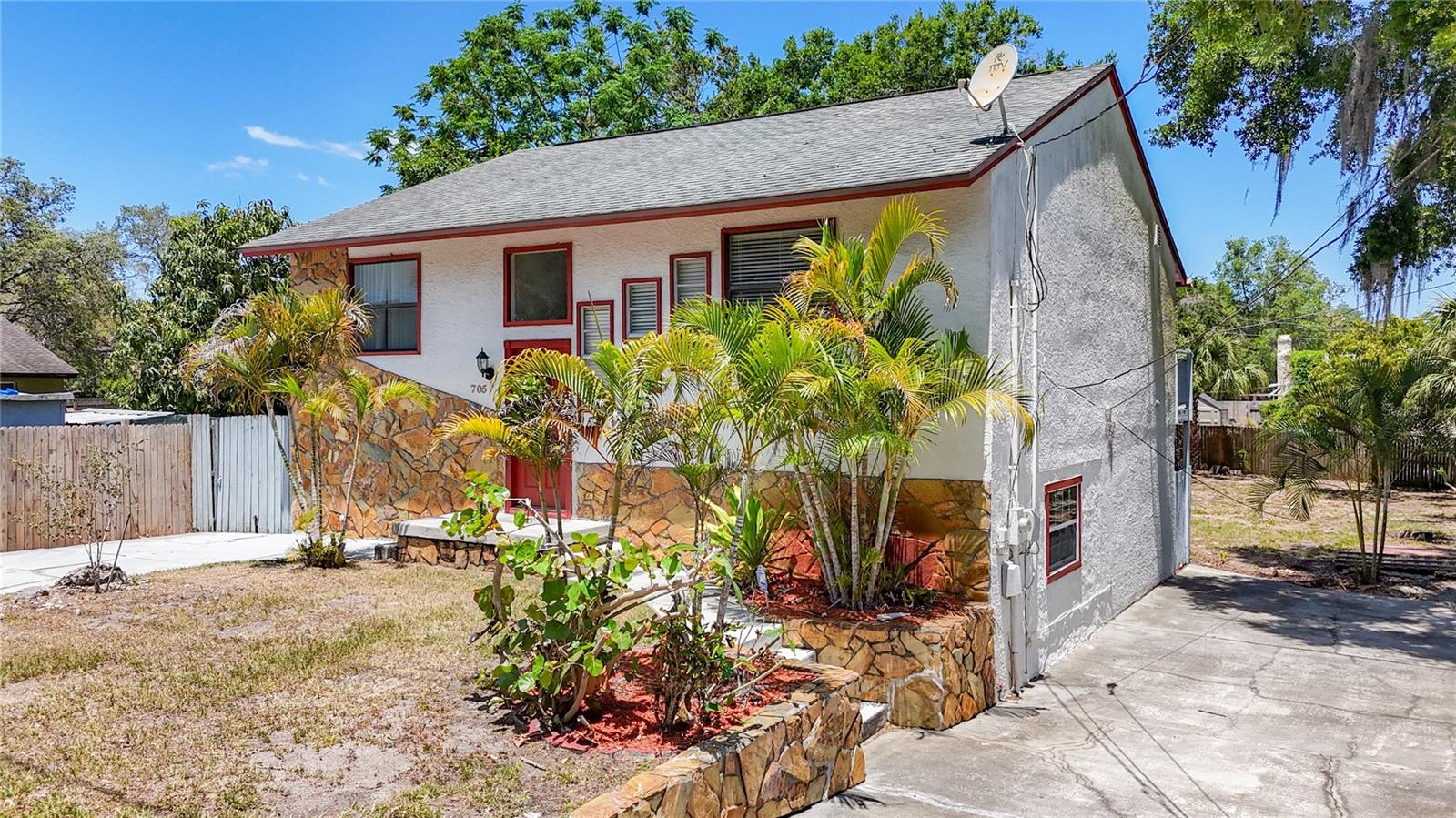 Image 8 of 78 For 705 Cypress Street