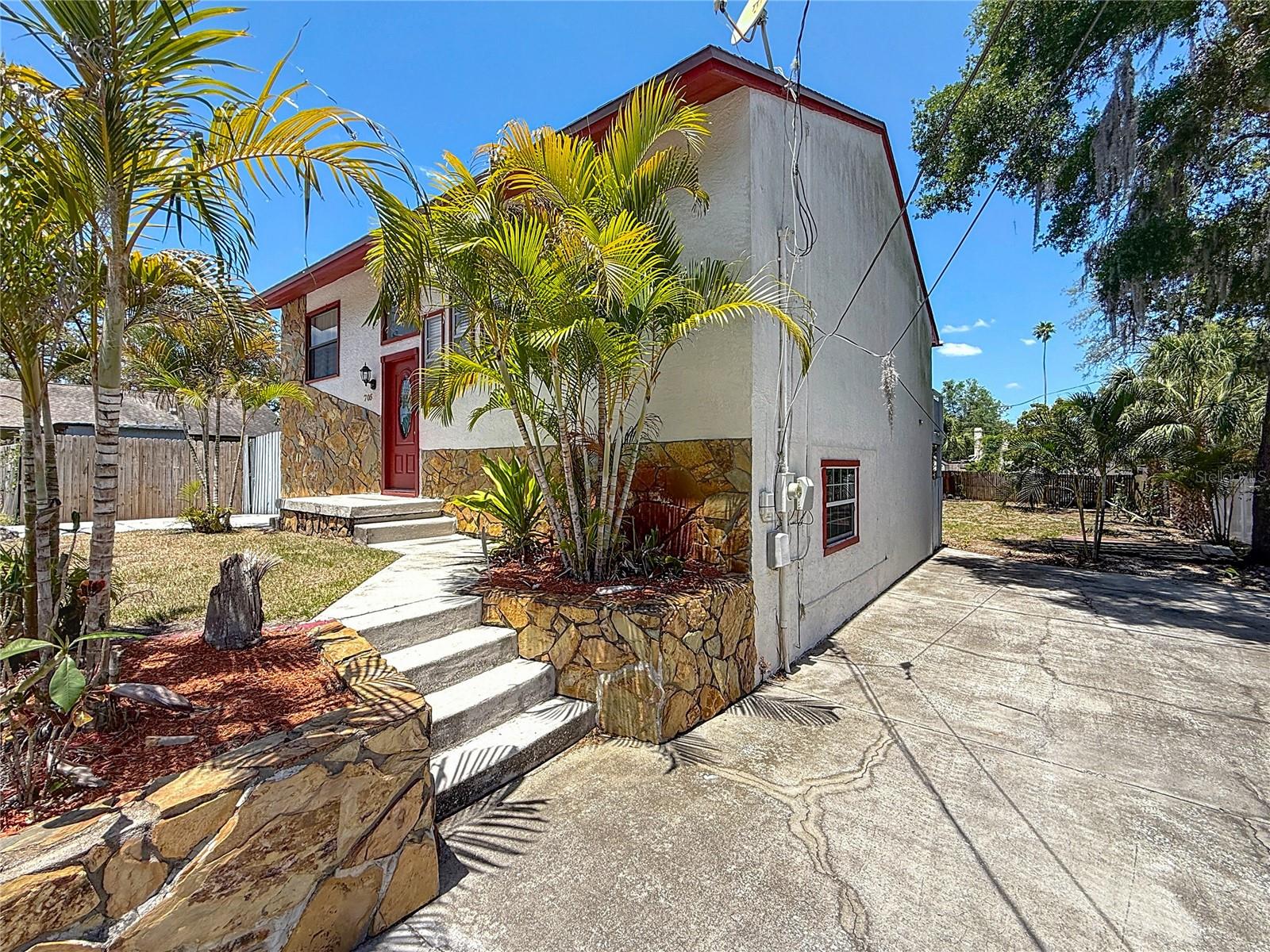 Image 9 of 78 For 705 Cypress Street