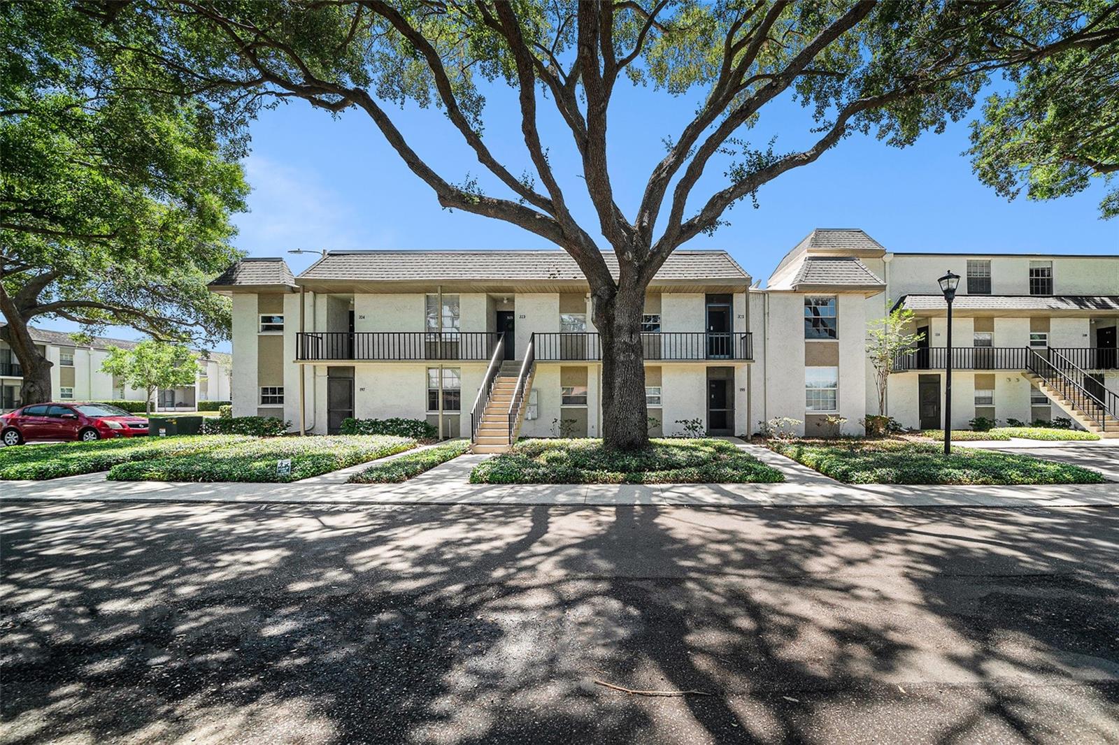 Image 13 of 19 For 809 Russell Lane 322