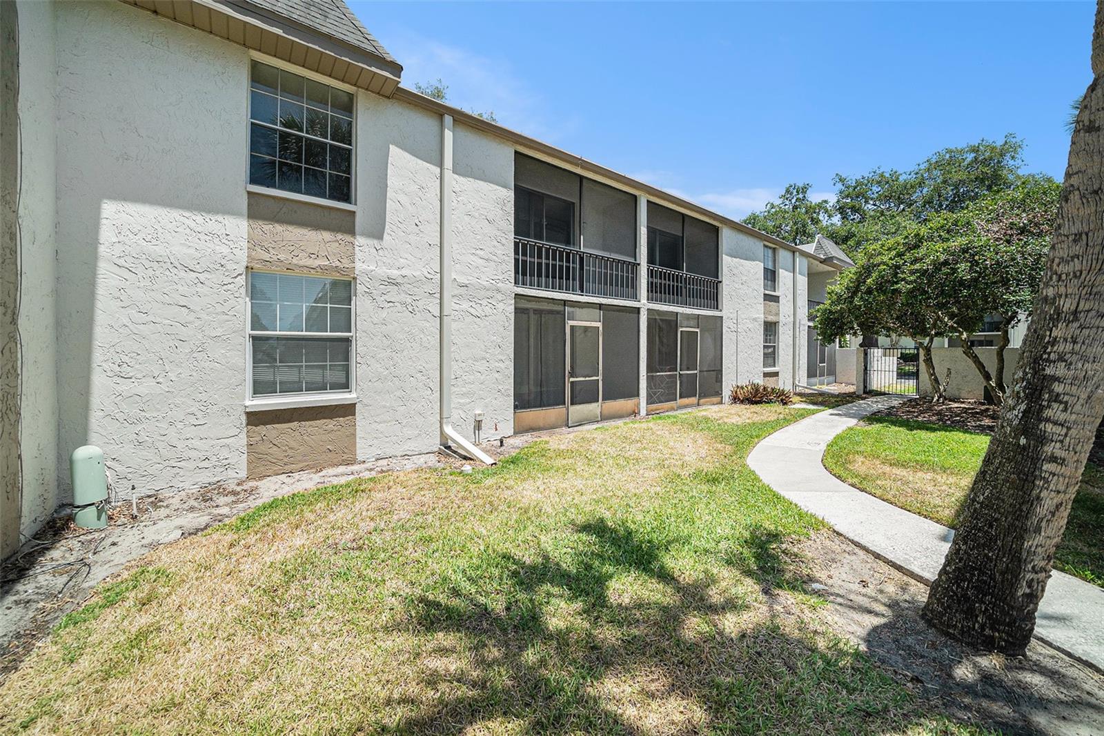 Image 16 of 19 For 809 Russell Lane 322