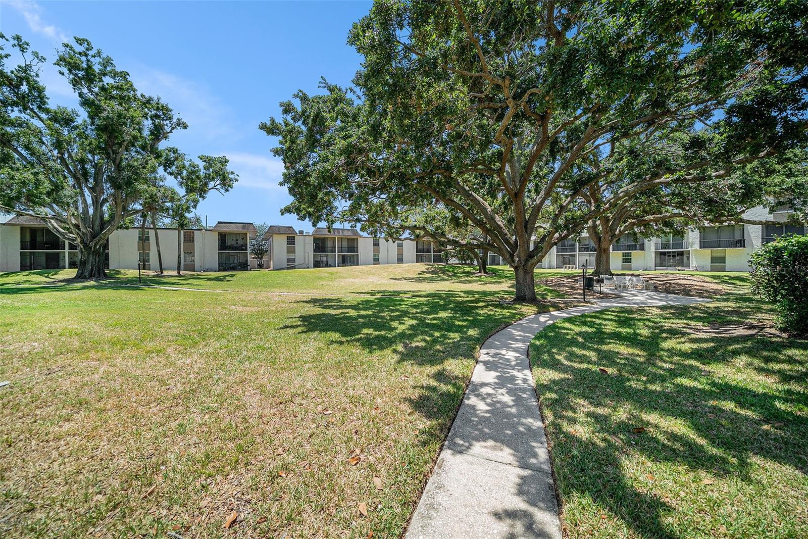 Image 17 of 19 For 809 Russell Lane 322