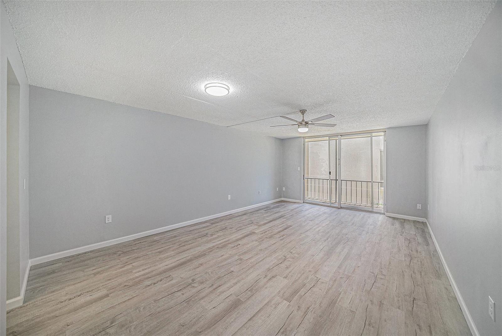 Image 4 of 19 For 809 Russell Lane 322
