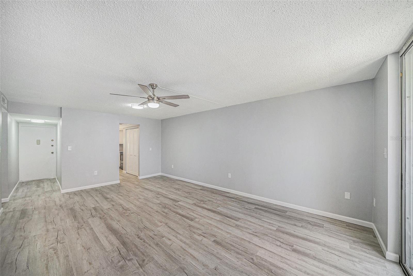 Image 5 of 19 For 809 Russell Lane 322