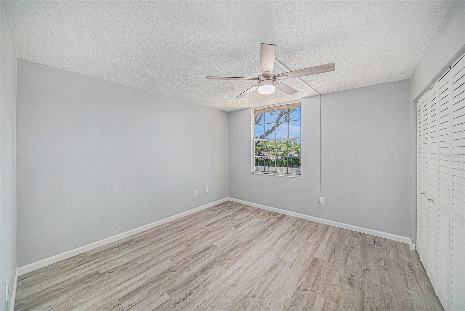 Image 6 of 19 For 809 Russell Lane 322