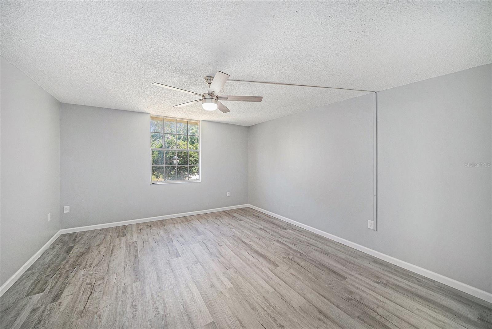 Image 7 of 19 For 809 Russell Lane 322