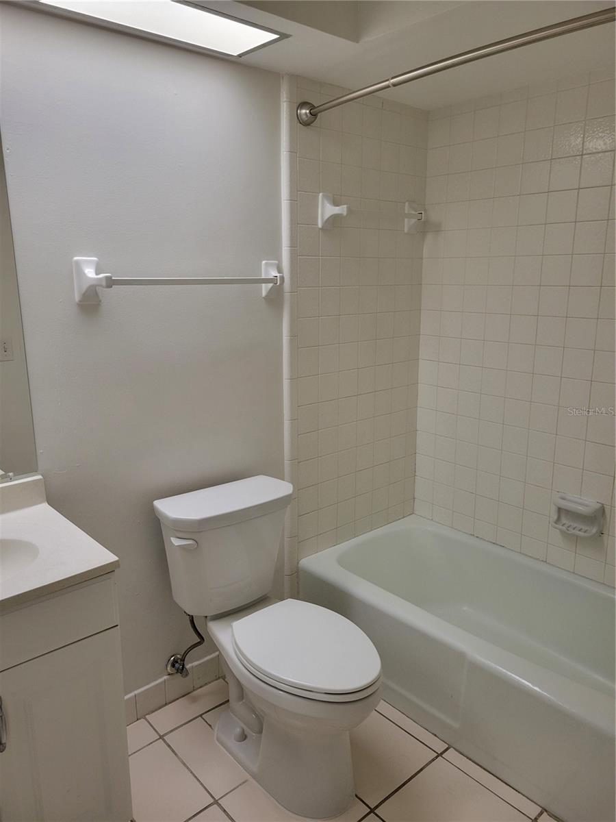 Listing photo id 8 for 1508 Saturn Avenue