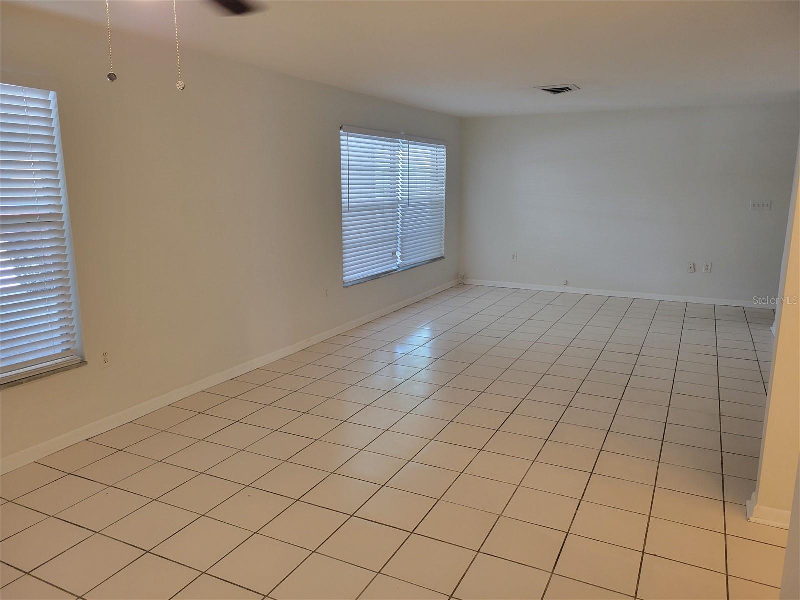 Listing photo id 4 for 1508 Saturn Avenue