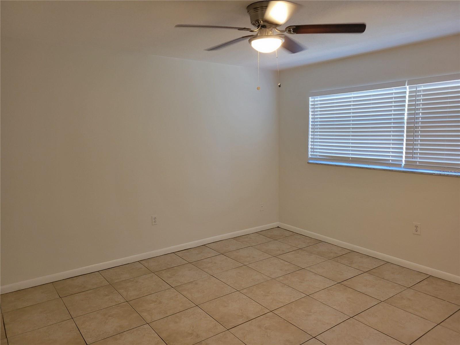 Listing photo id 7 for 1508 Saturn Avenue