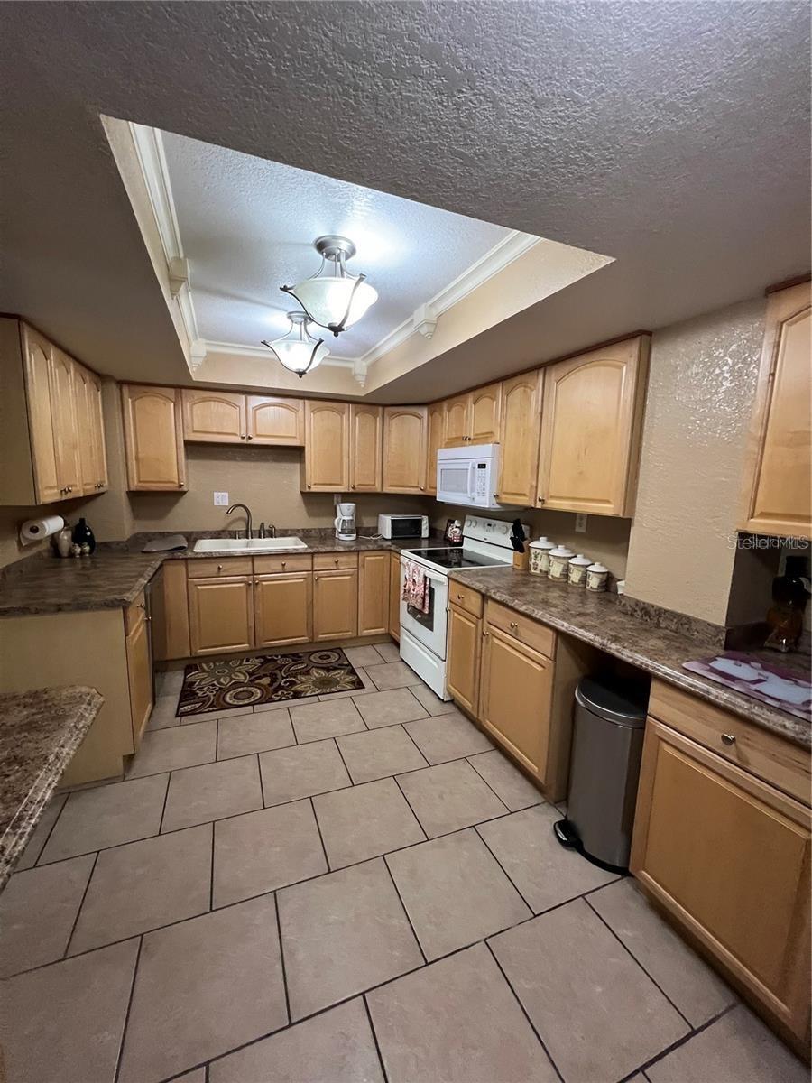 Image 6 of 19 For 400 Island Way 309