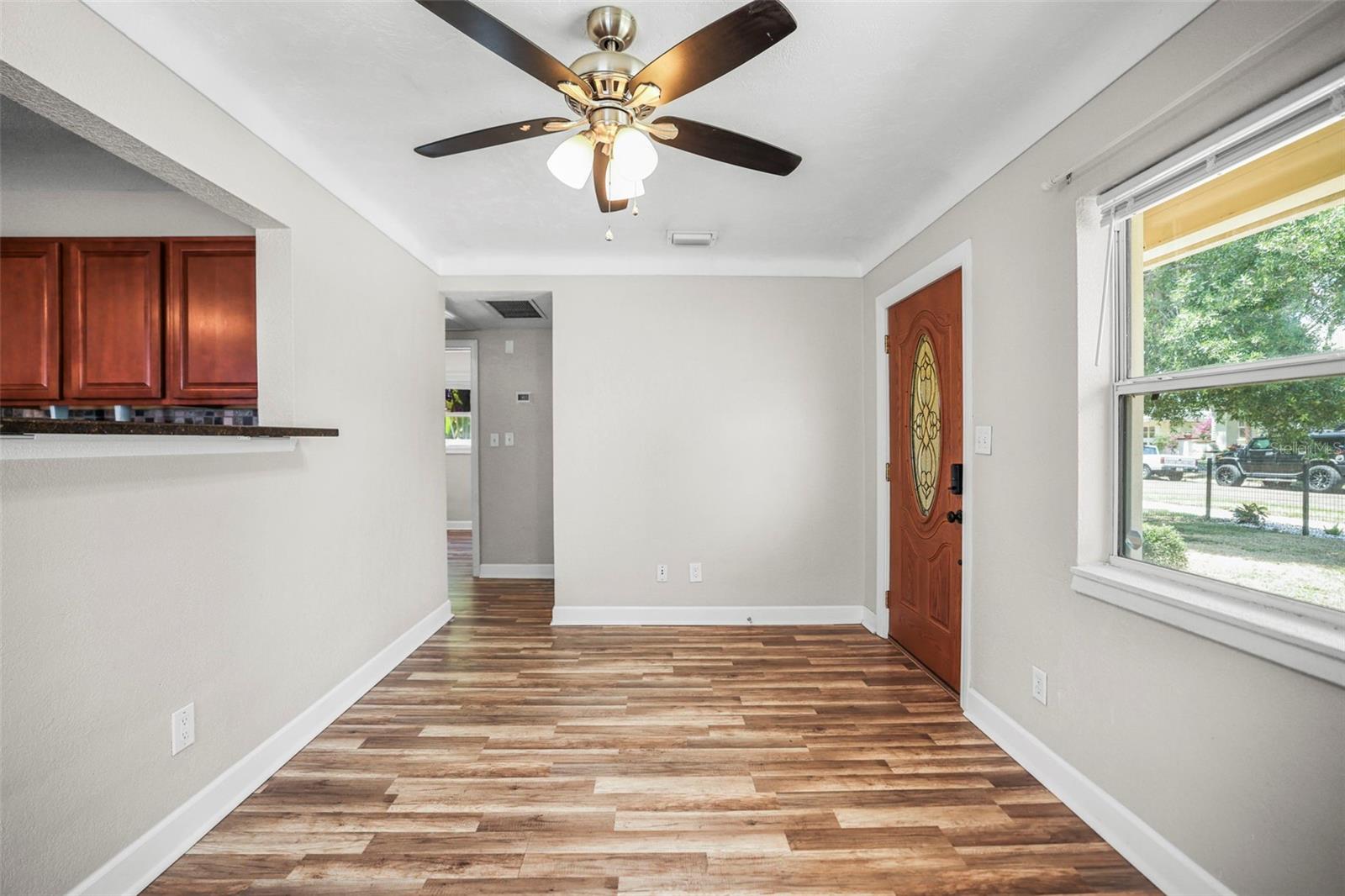 Image 11 of 47 For 5324 3rd Avenue N