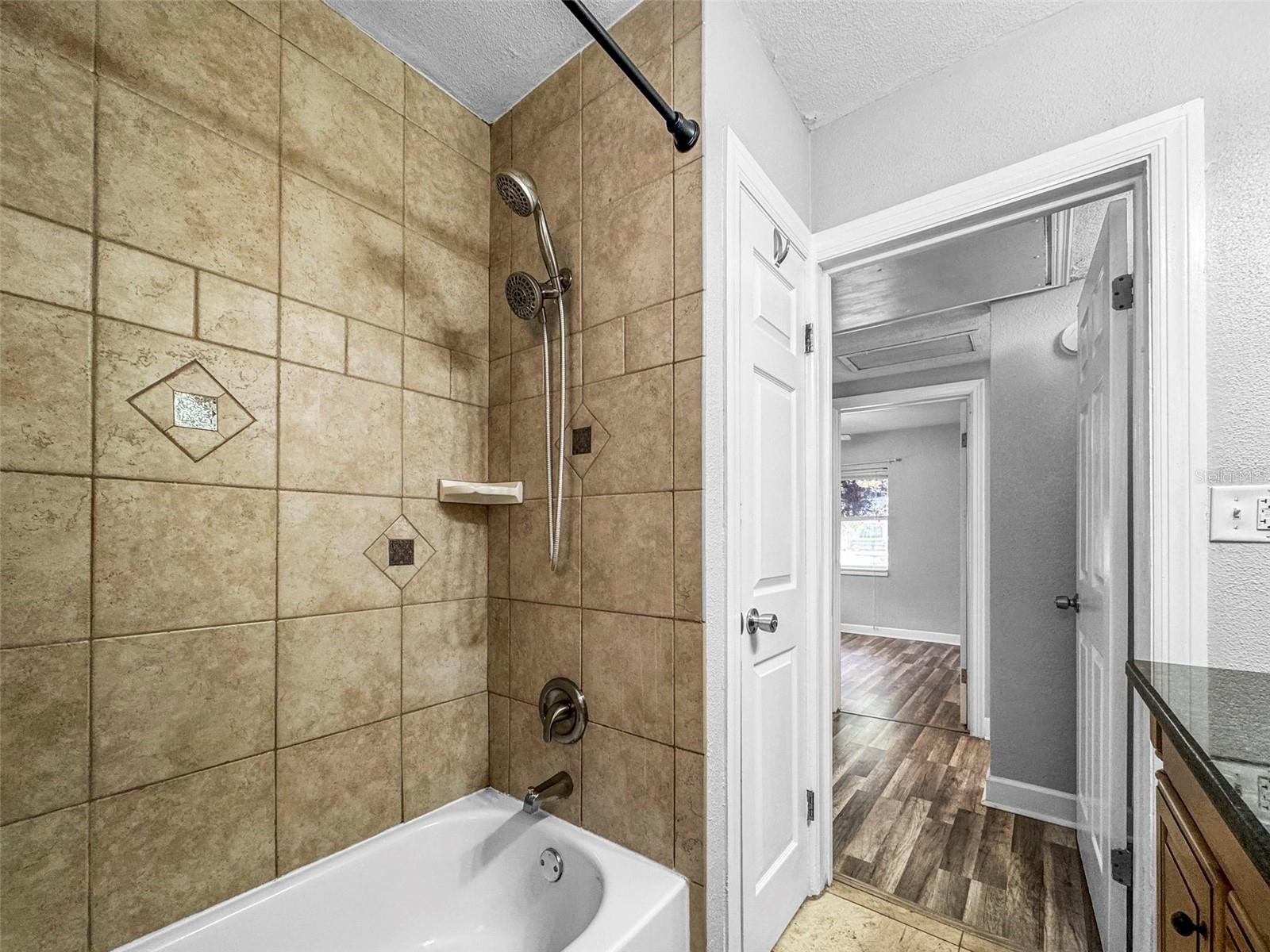 Image 16 of 47 For 5324 3rd Avenue N