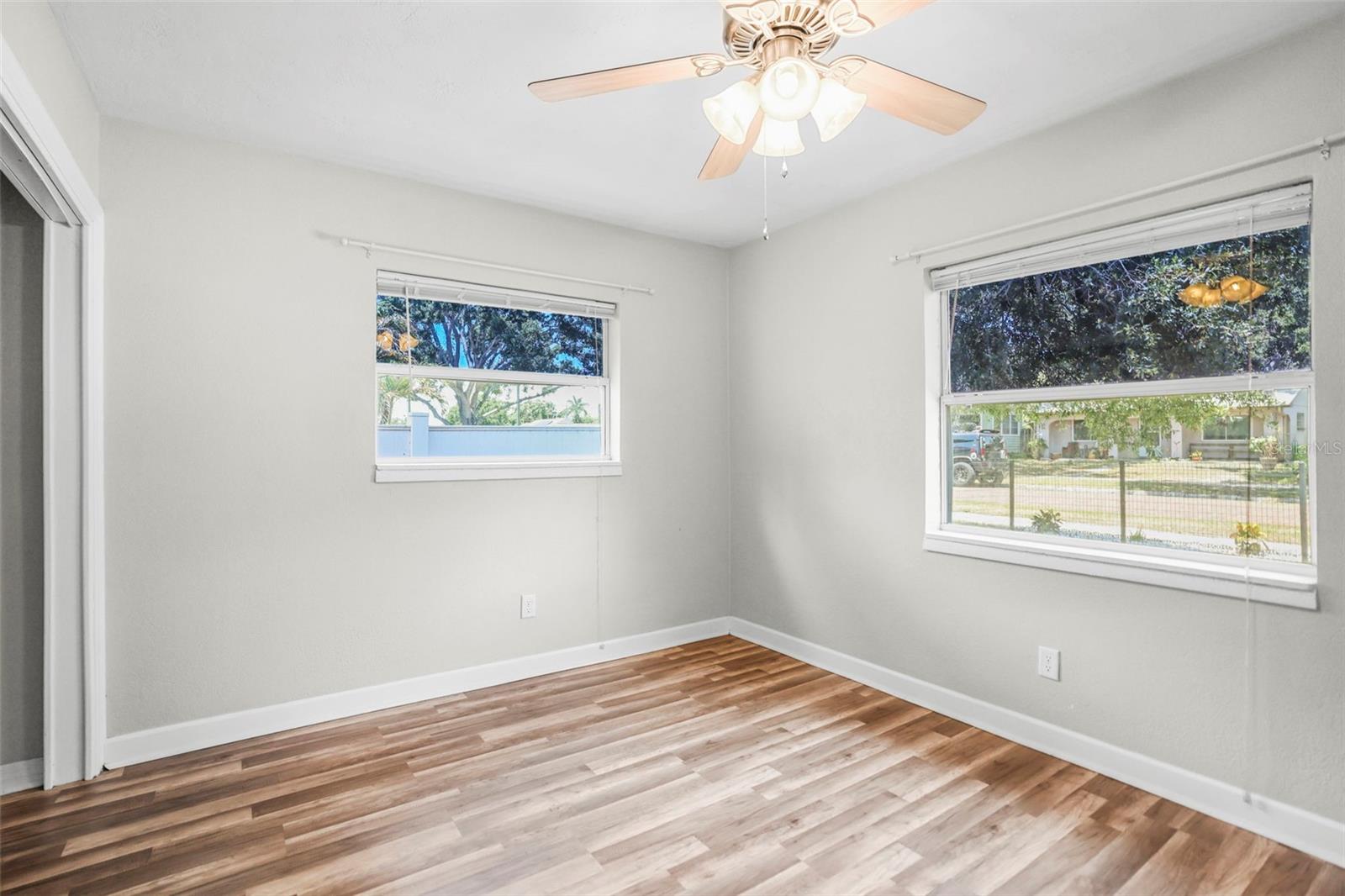 Image 23 of 47 For 5324 3rd Avenue N