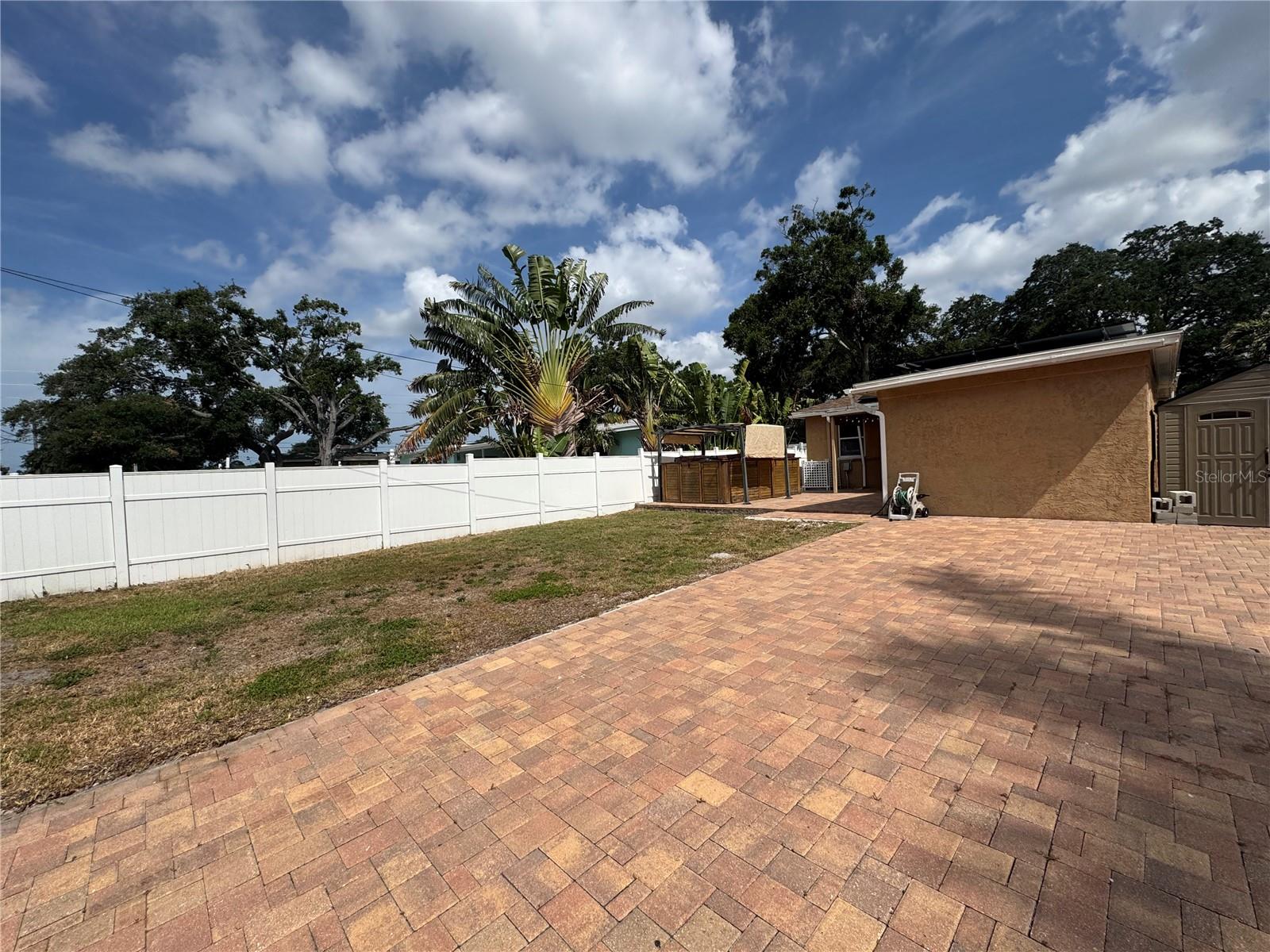 Image 5 of 47 For 5324 3rd Avenue N