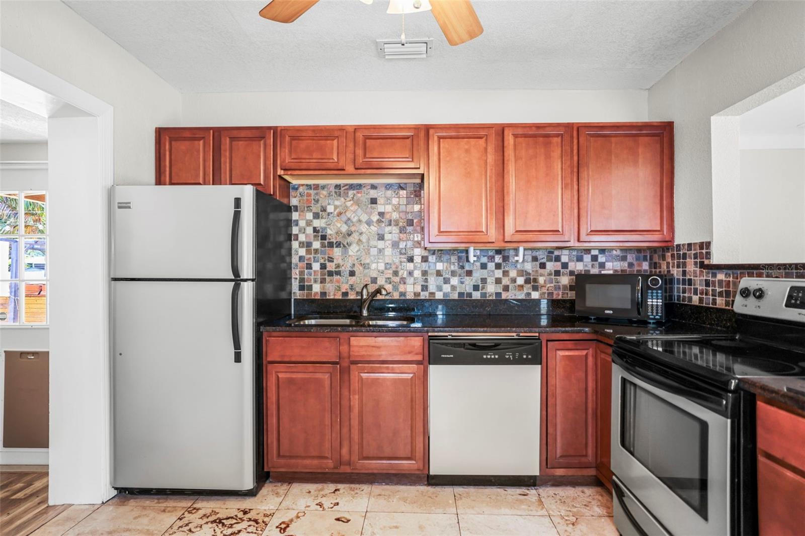 Image 7 of 47 For 5324 3rd Avenue N