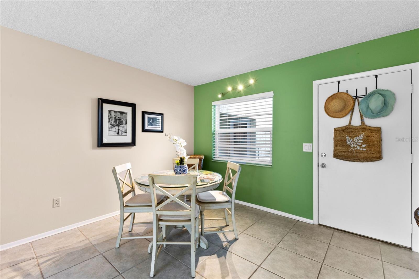 Image 4 of 50 For 1250 Pinellas Avenue 405