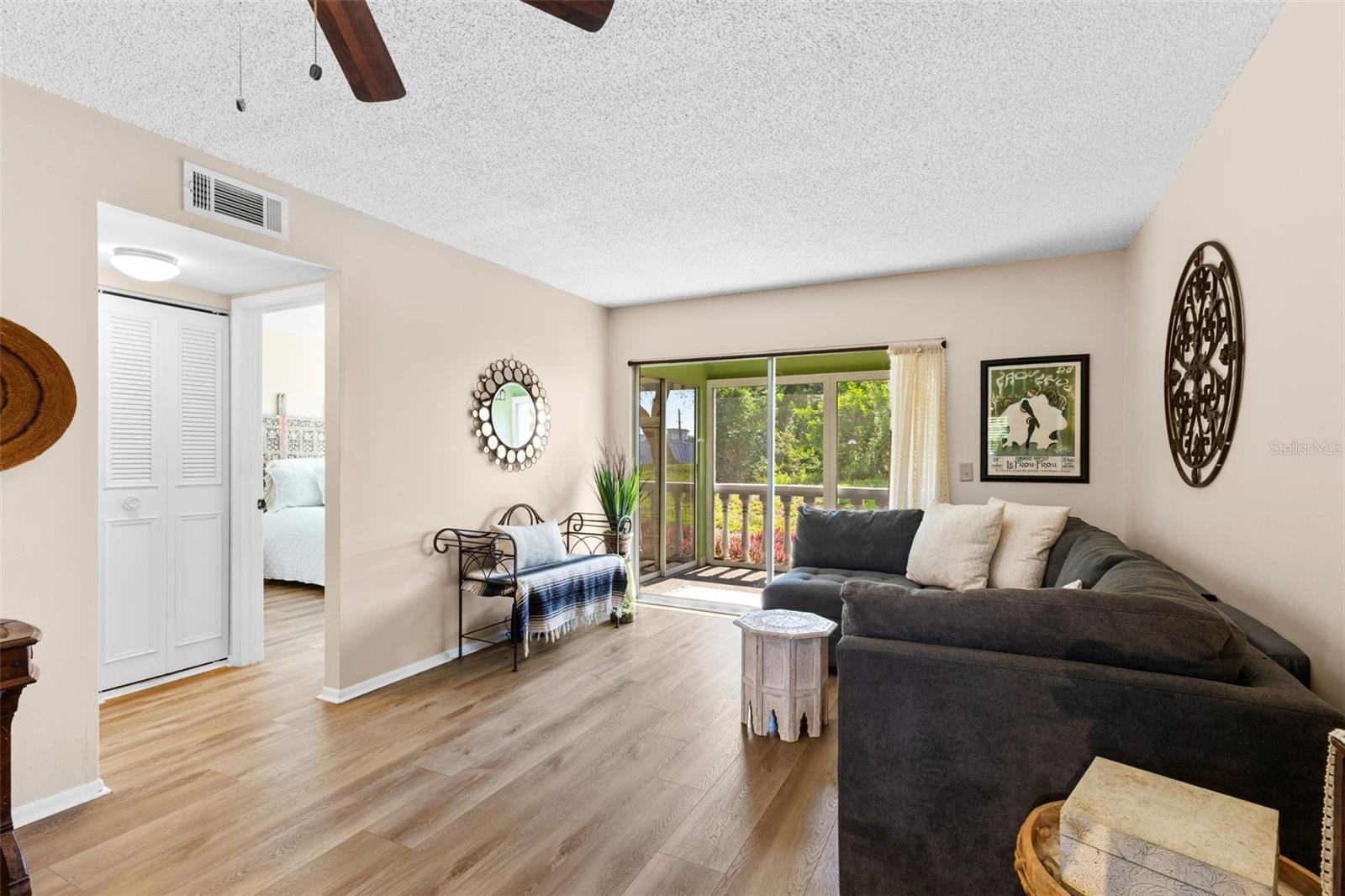 Image 8 of 50 For 1250 Pinellas Avenue 405