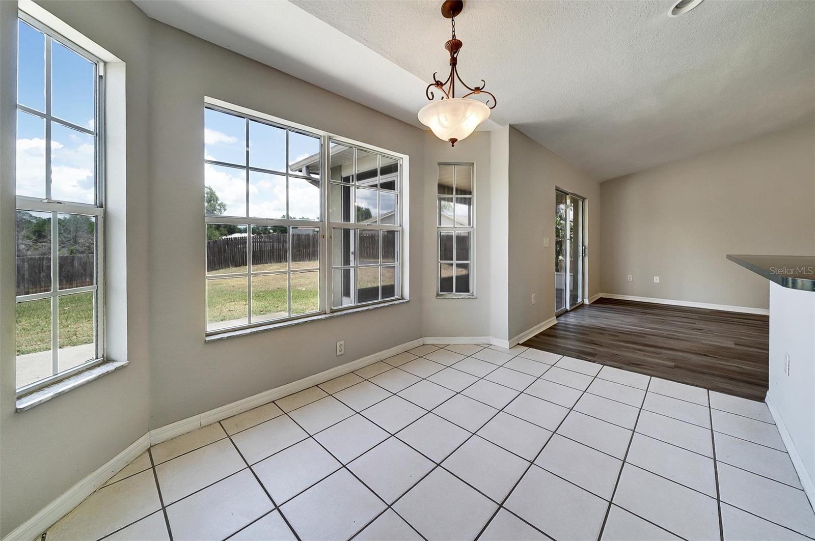 Image 10 of 34 For 37437 Laurel Hammock Drive