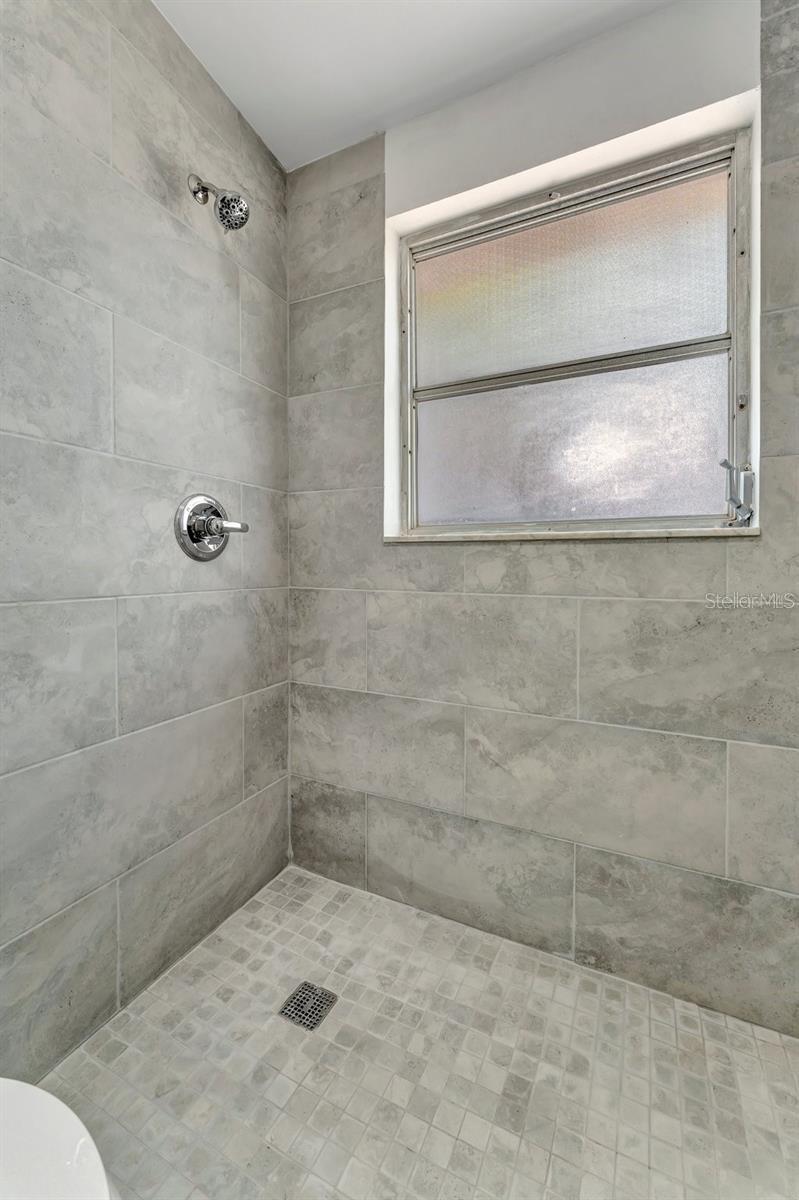 Image 17 of 27 For 11134 Harding Drive