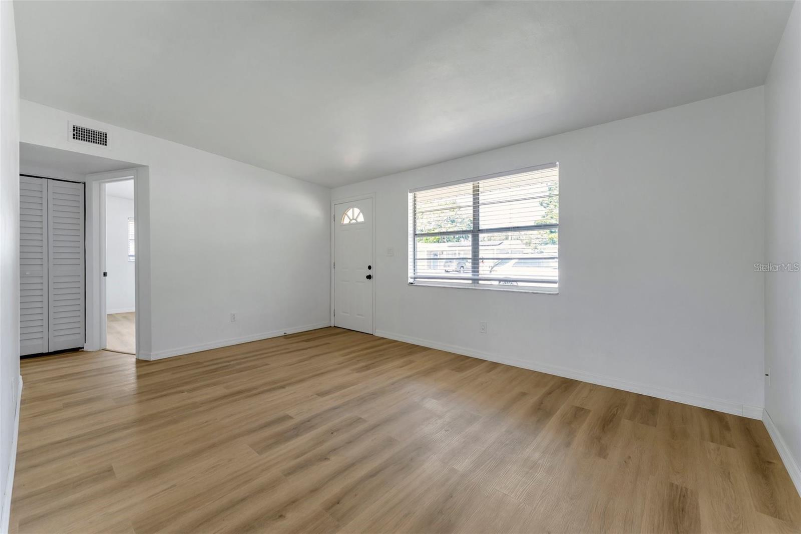 Image 4 of 27 For 11134 Harding Drive