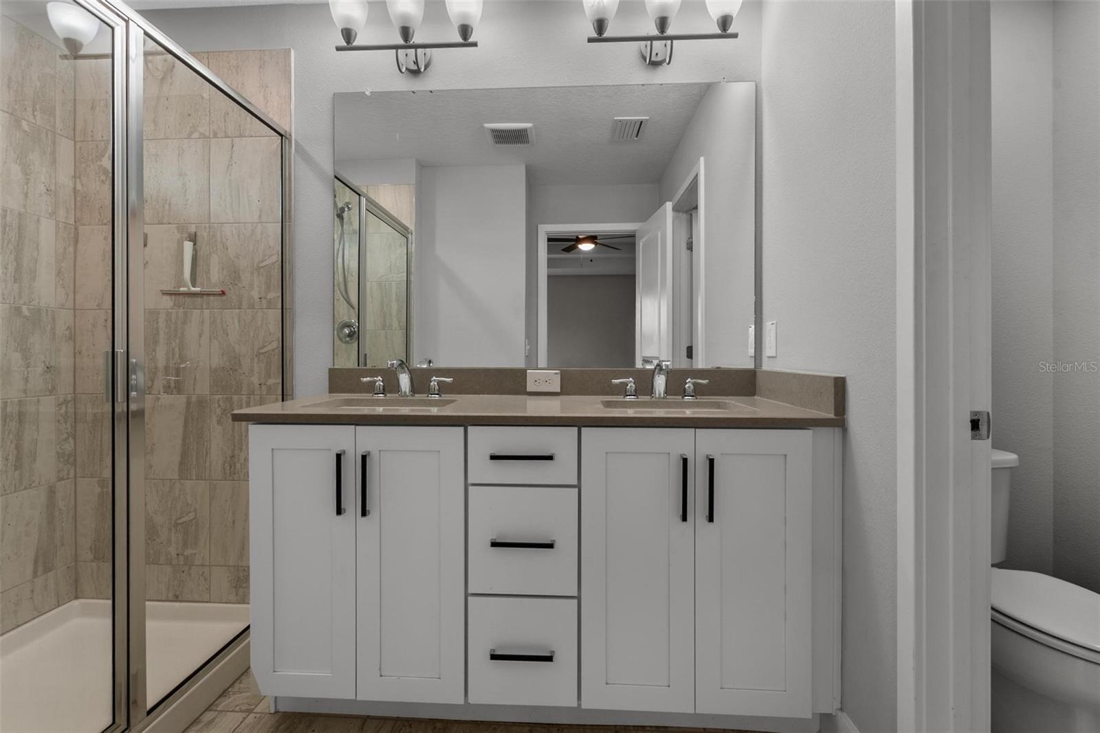 Image 15 of 39 For 444 49th Street N