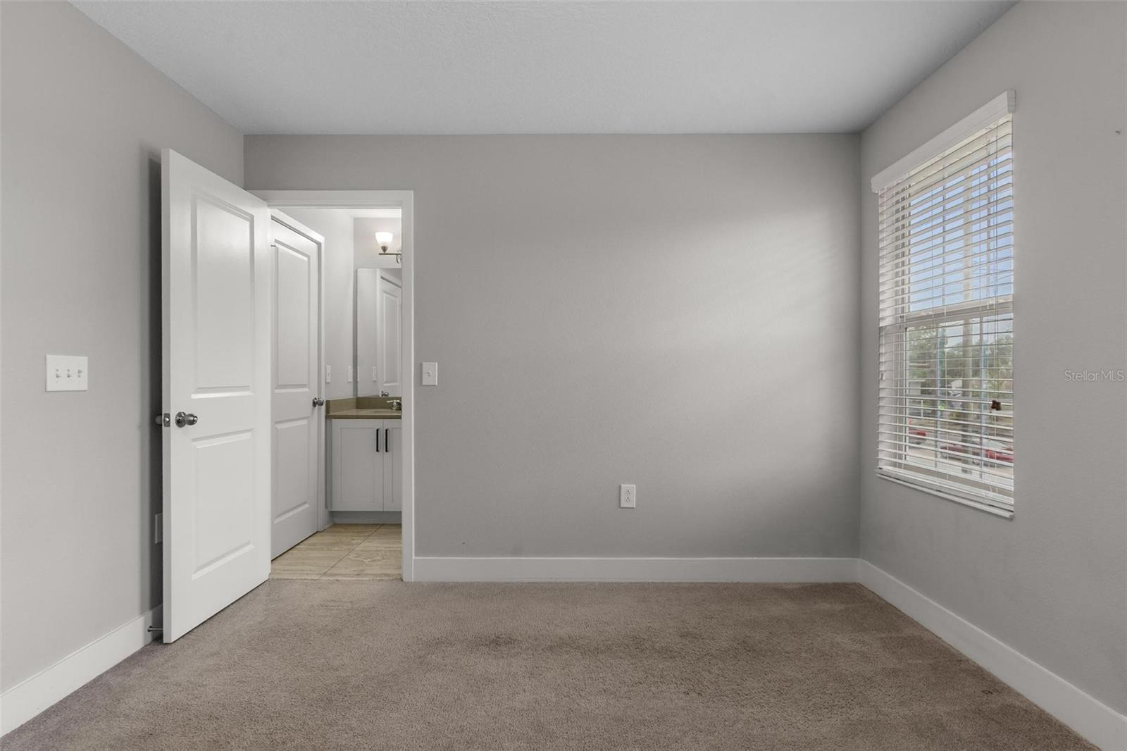 Image 23 of 39 For 444 49th Street N
