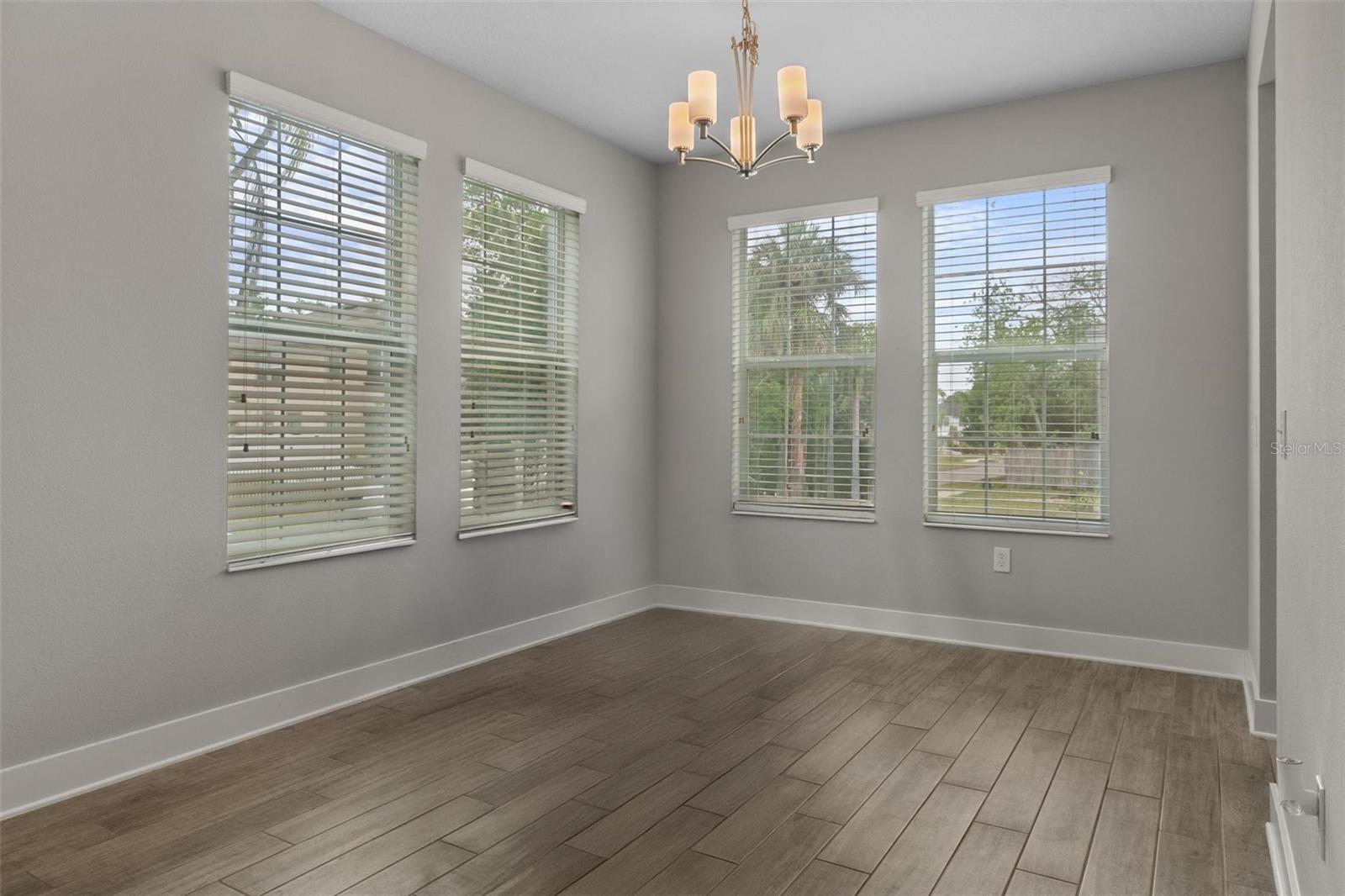 Image 7 of 39 For 444 49th Street N