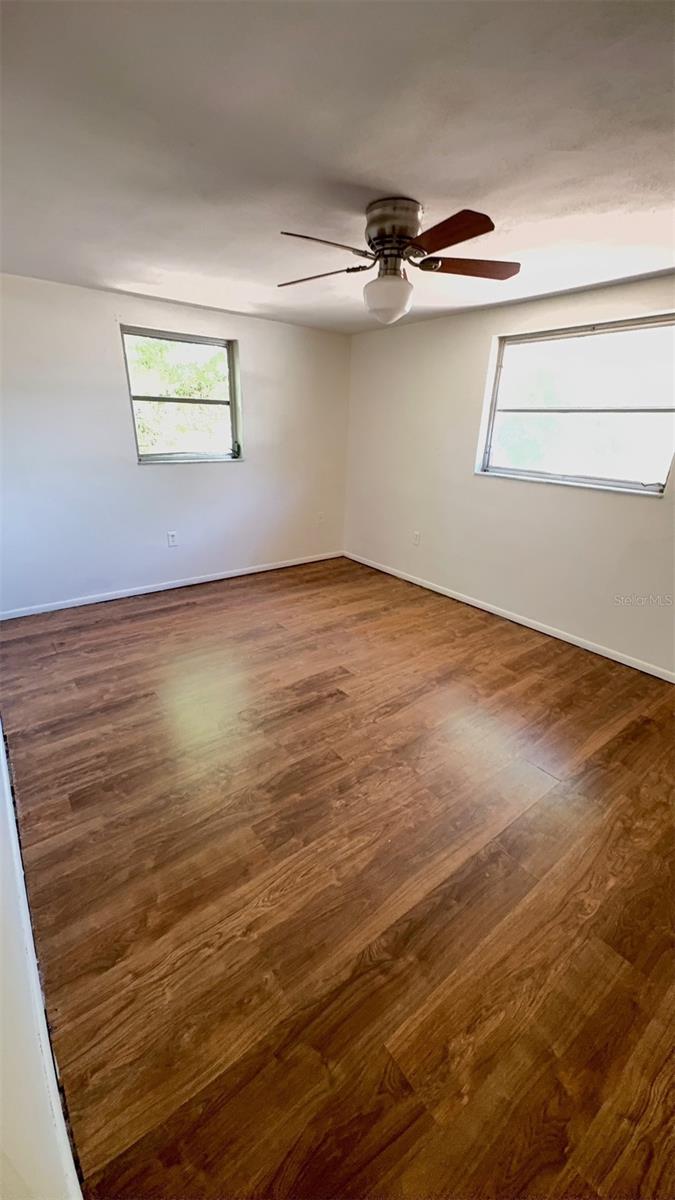 Listing photo id 4 for 7734 Judith Crescent
