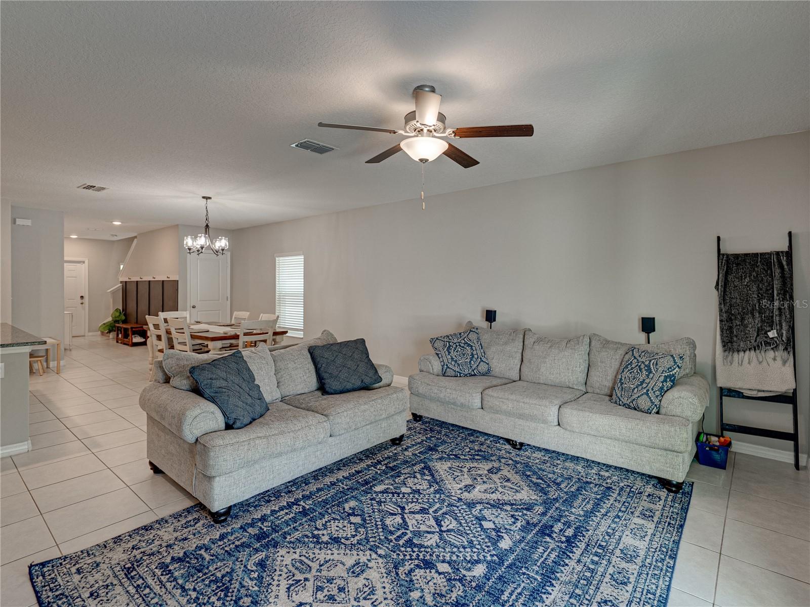 Image 11 of 35 For 413 Royal Empress Drive