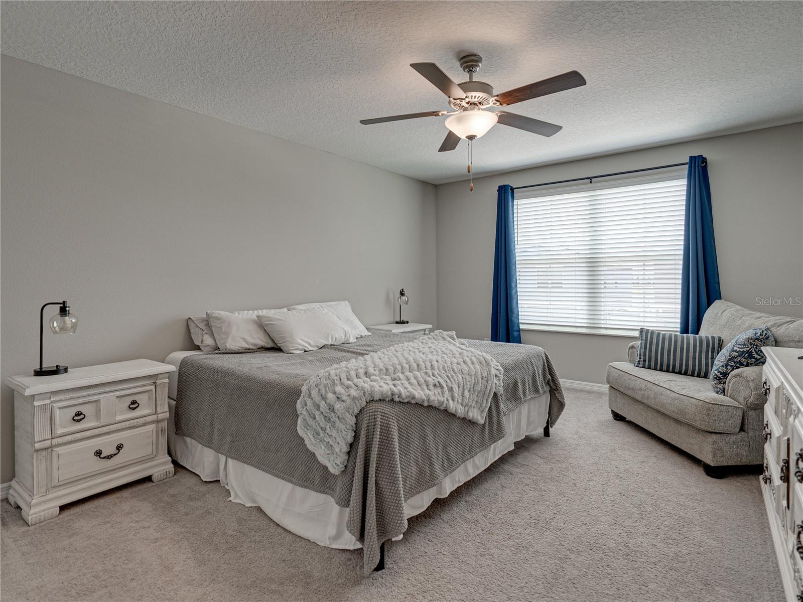 Image 16 of 35 For 413 Royal Empress Drive