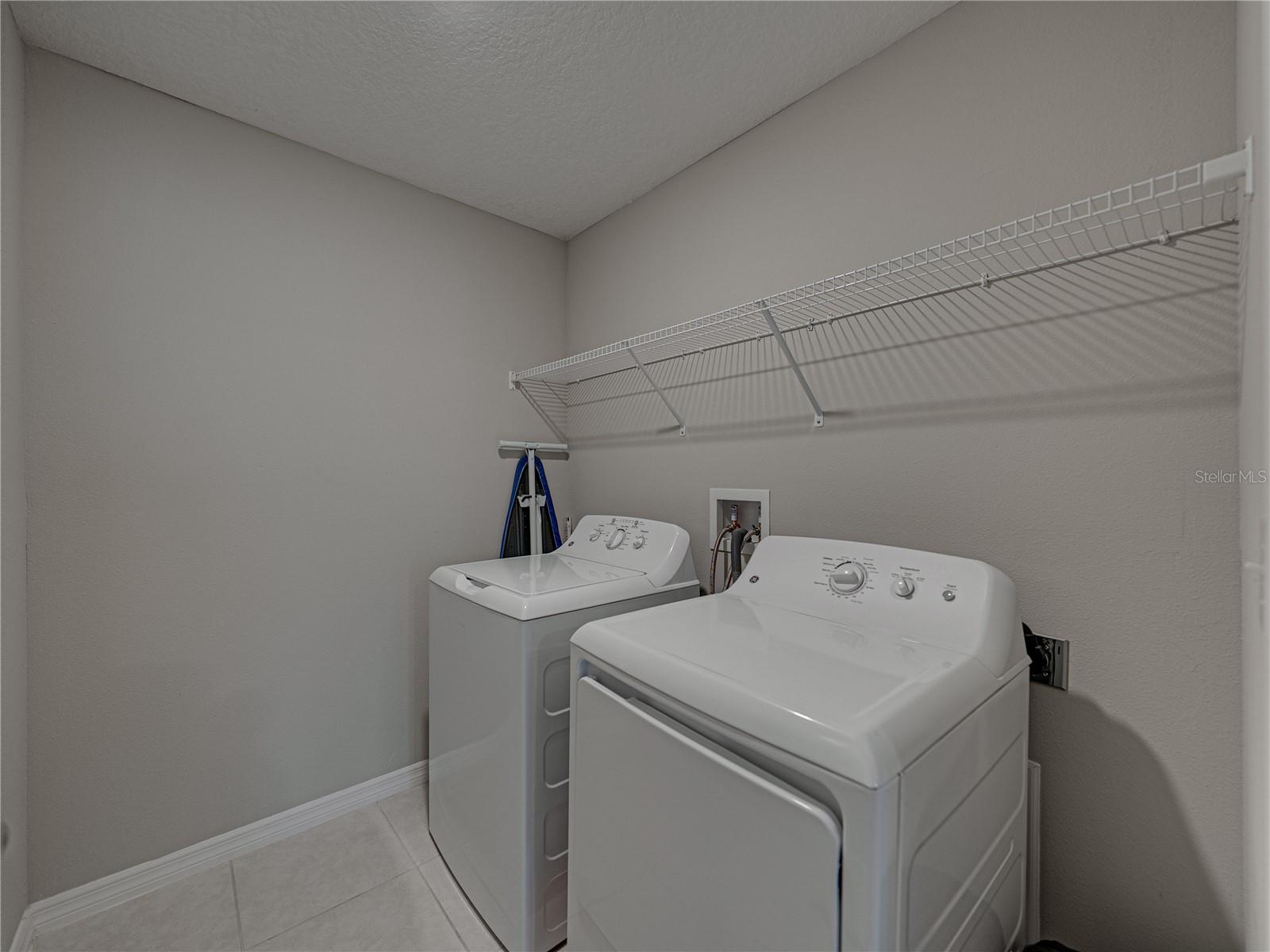 Image 25 of 35 For 413 Royal Empress Drive