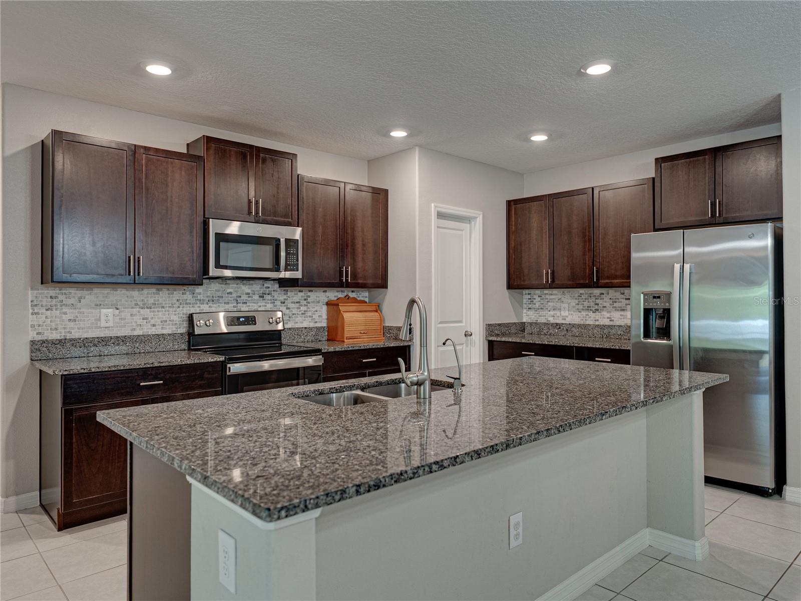 Image 9 of 35 For 413 Royal Empress Drive