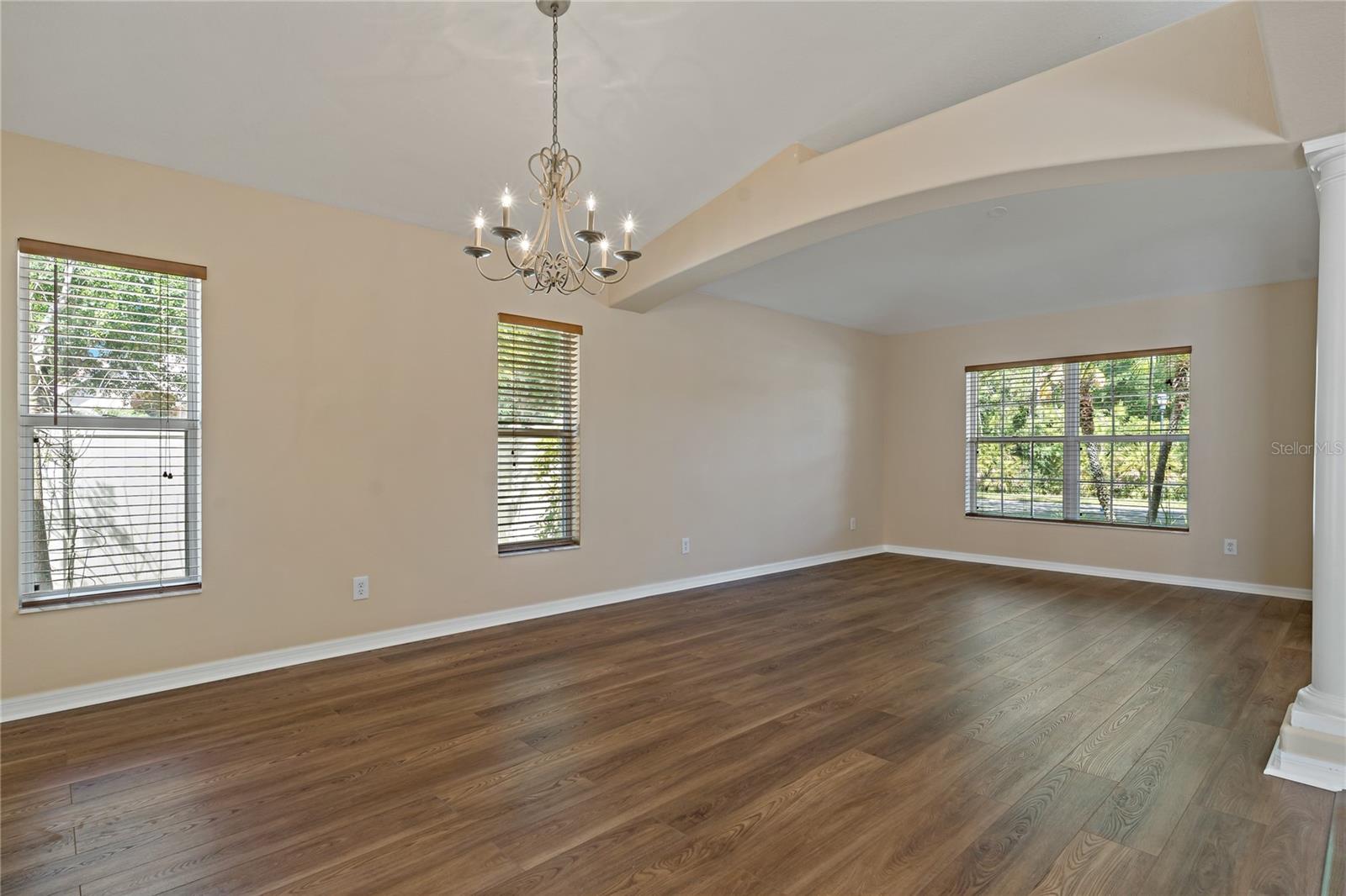 Image 11 of 75 For 8211 Canyon Creek Way
