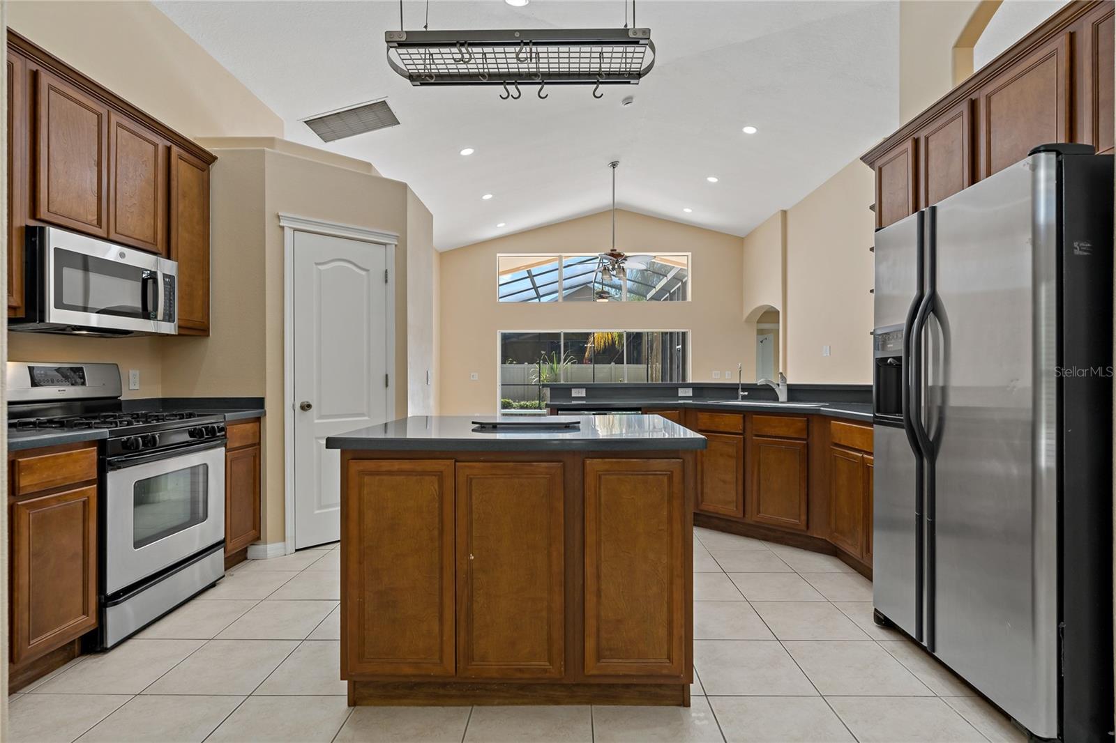 Image 17 of 75 For 8211 Canyon Creek Way