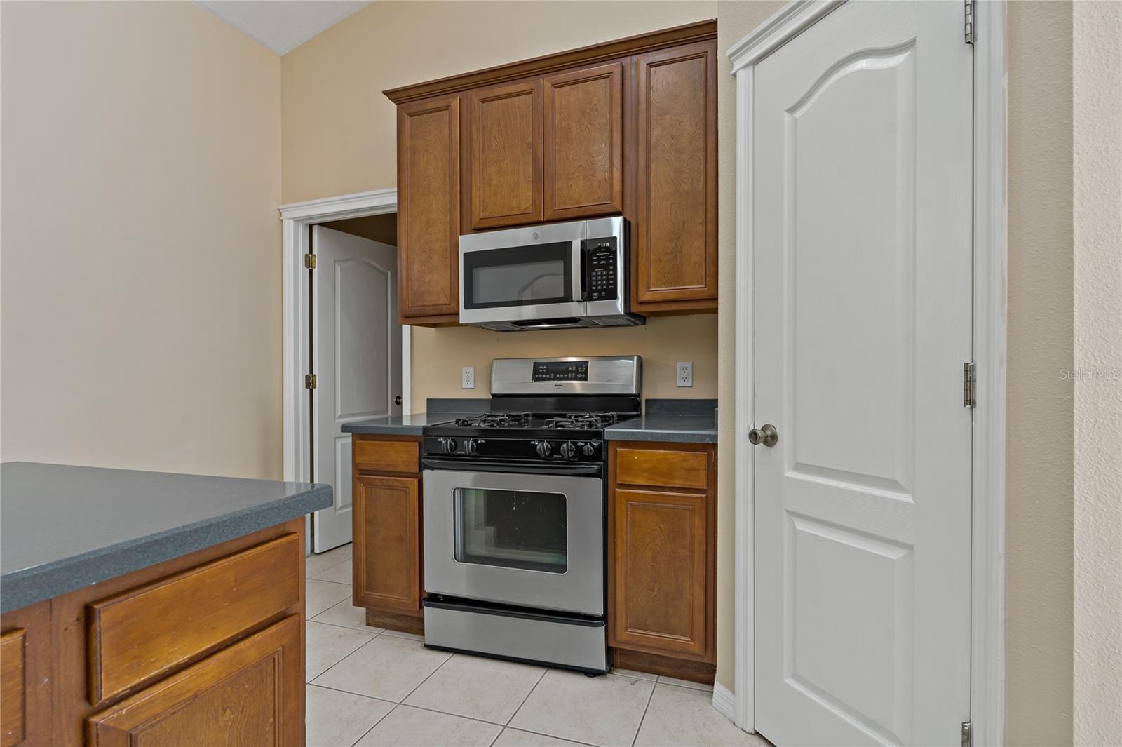 Image 18 of 75 For 8211 Canyon Creek Way