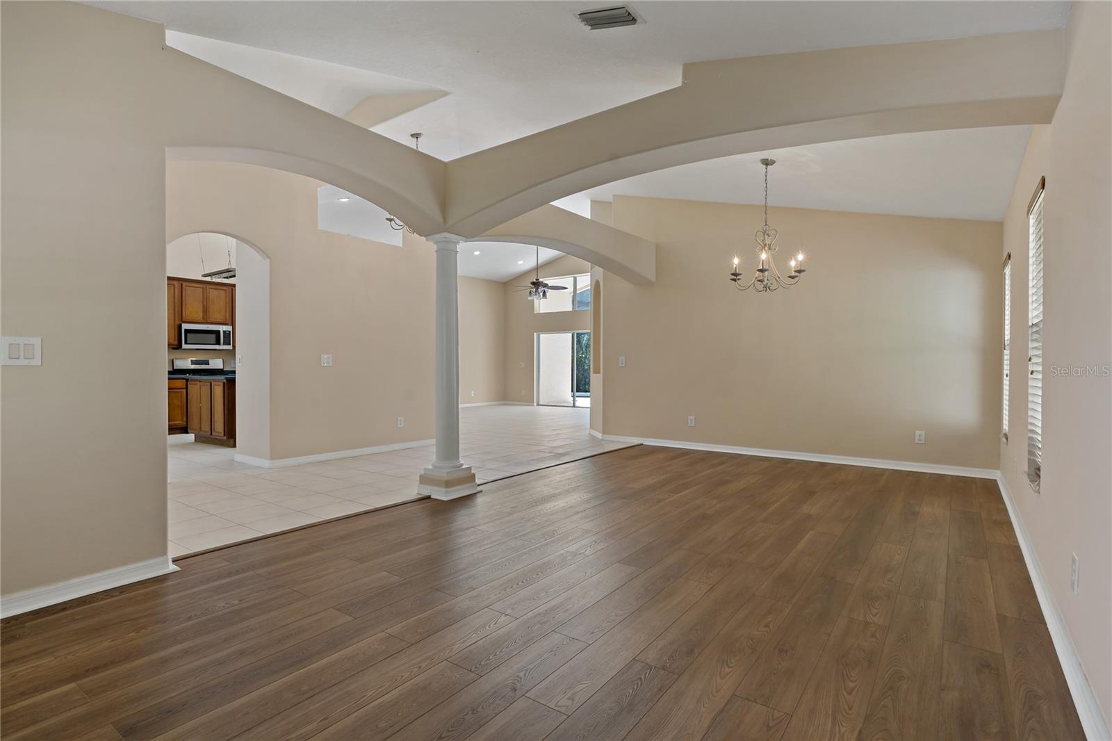 Image 3 of 75 For 8211 Canyon Creek Way
