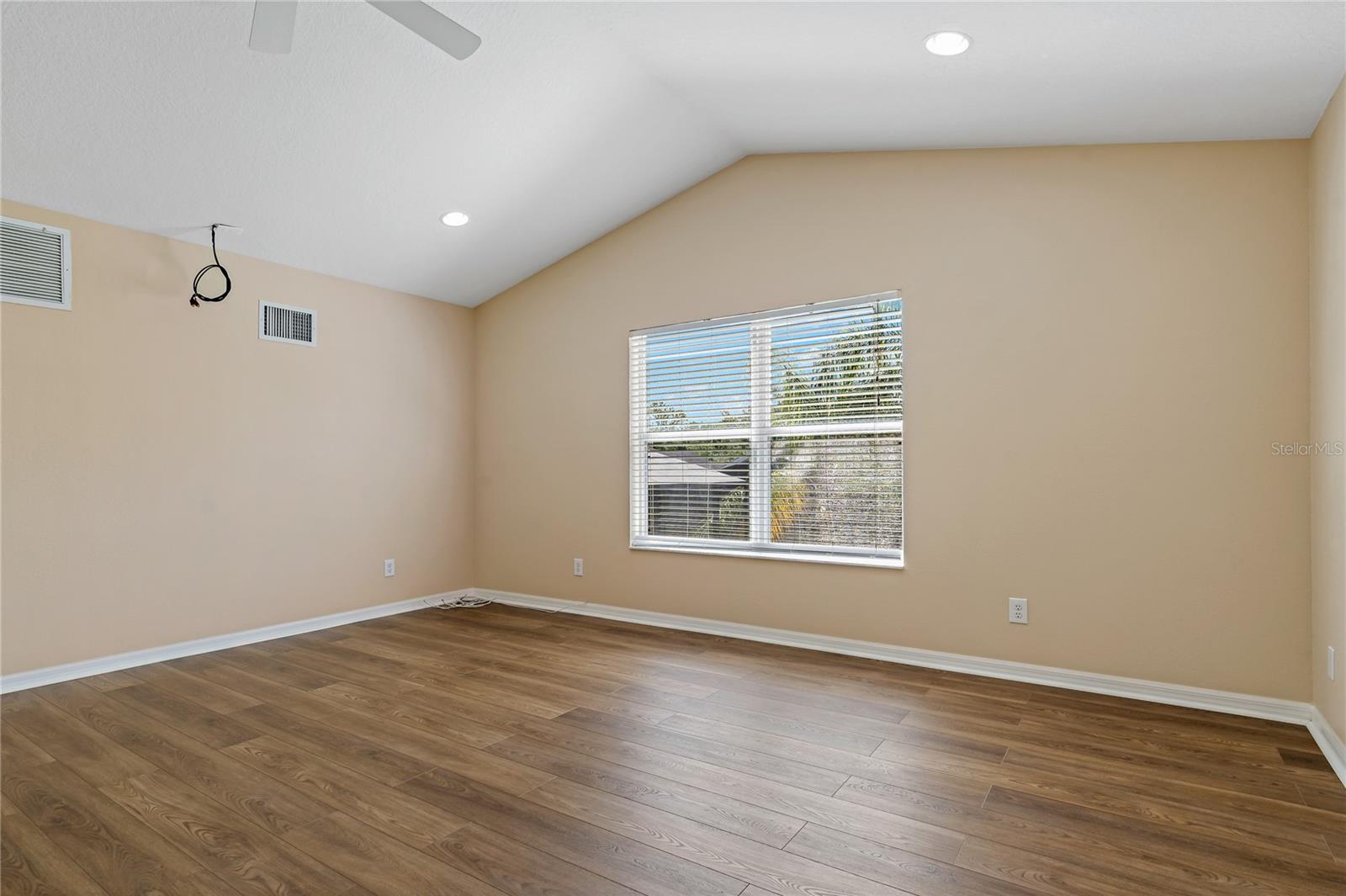Image 40 of 75 For 8211 Canyon Creek Way