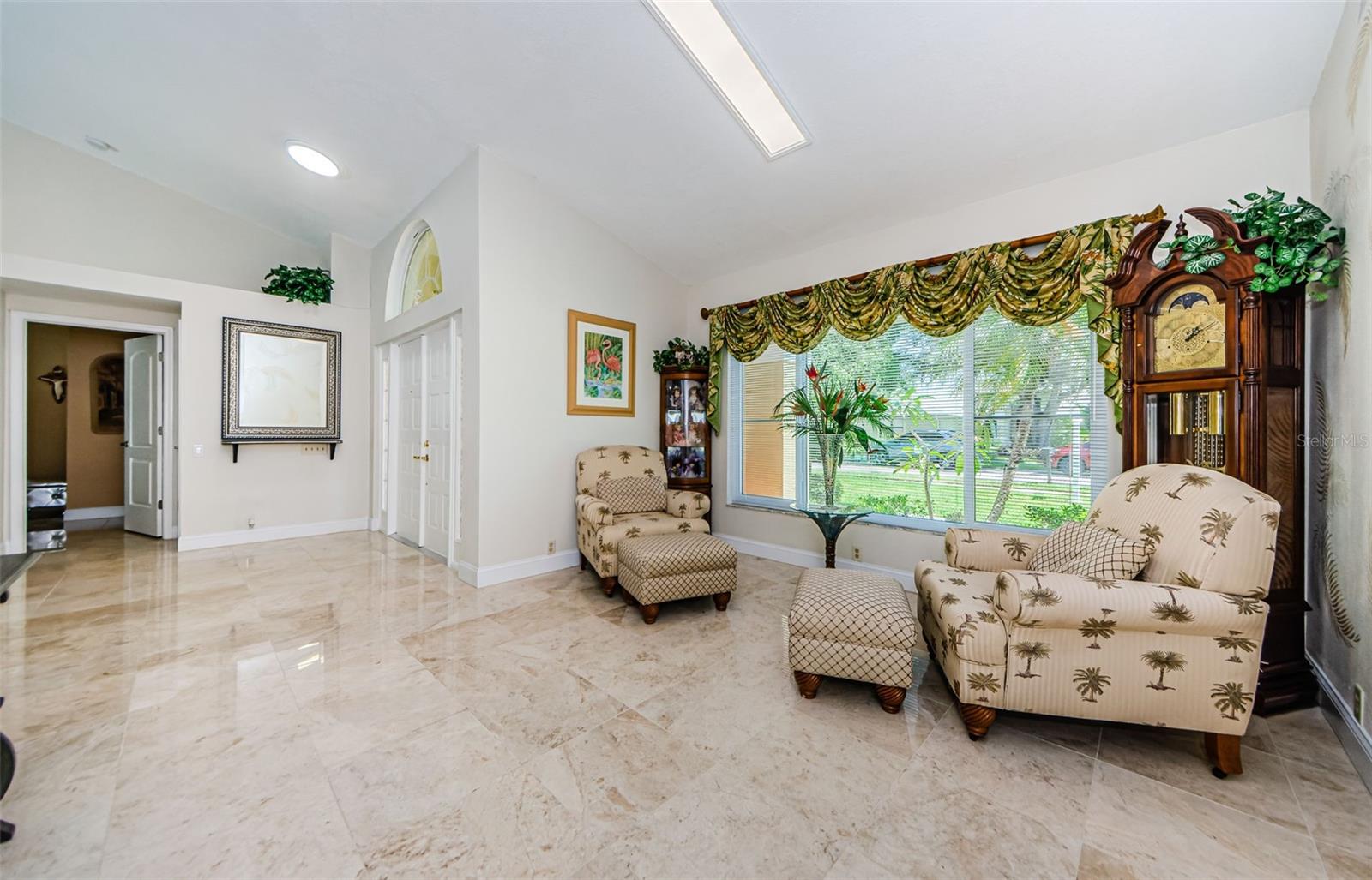 Image 13 of 100 For 4452 Bardsdale Drive