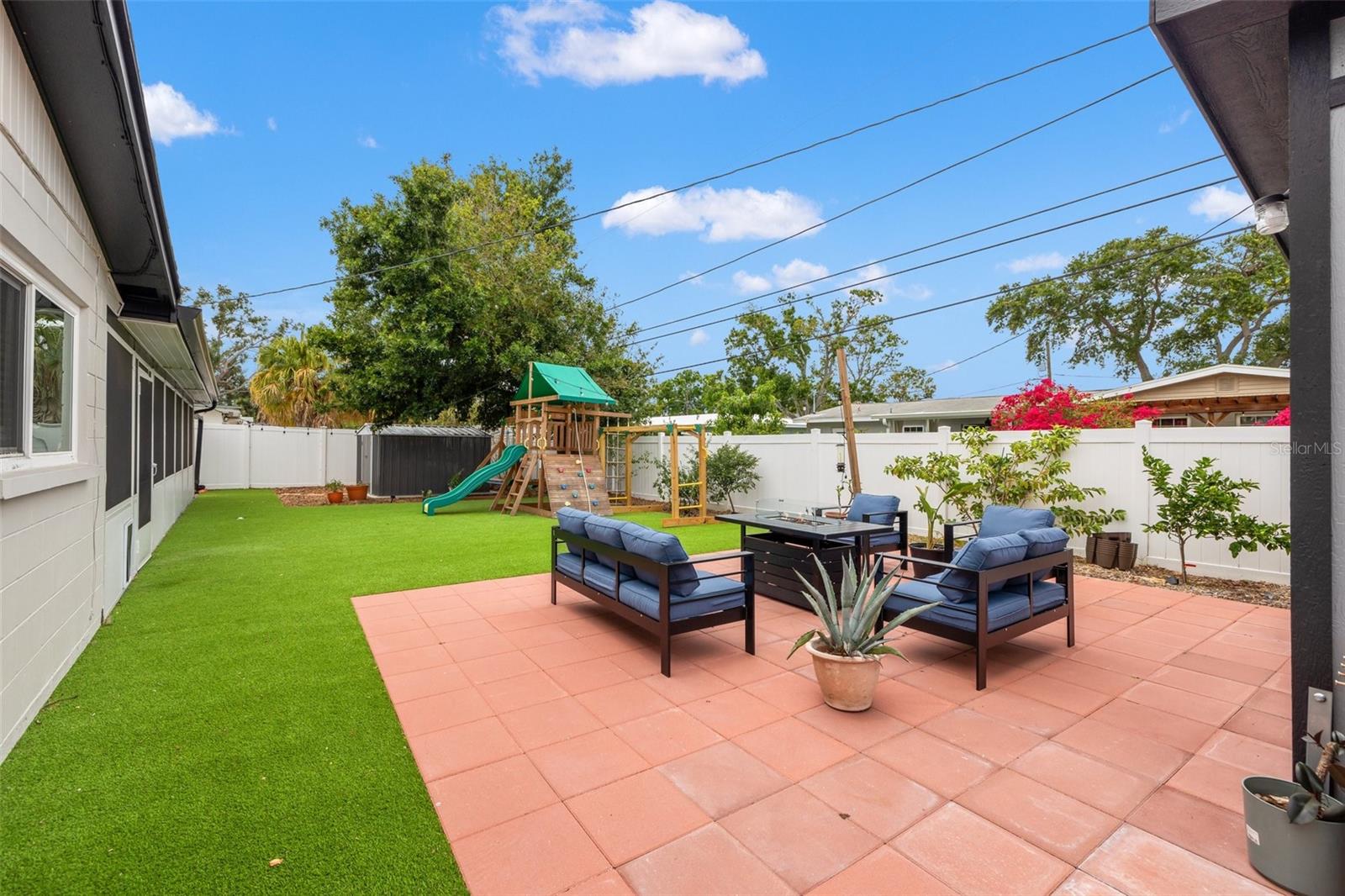 Image 3 of 45 For 1529 79th Avenue N